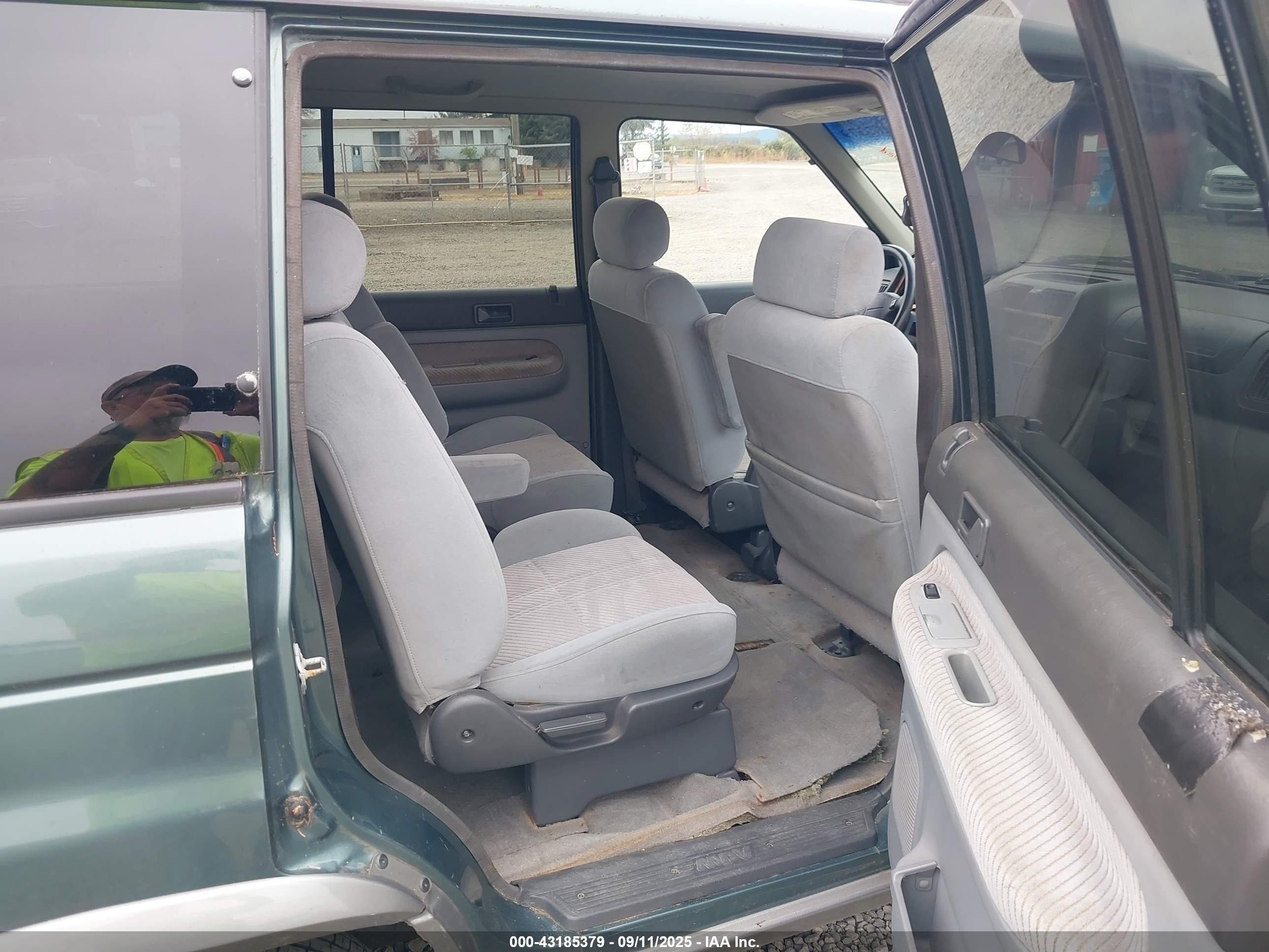 1998 Mazda Mpv Es/lx Green vin: JM3LV5235W0839077