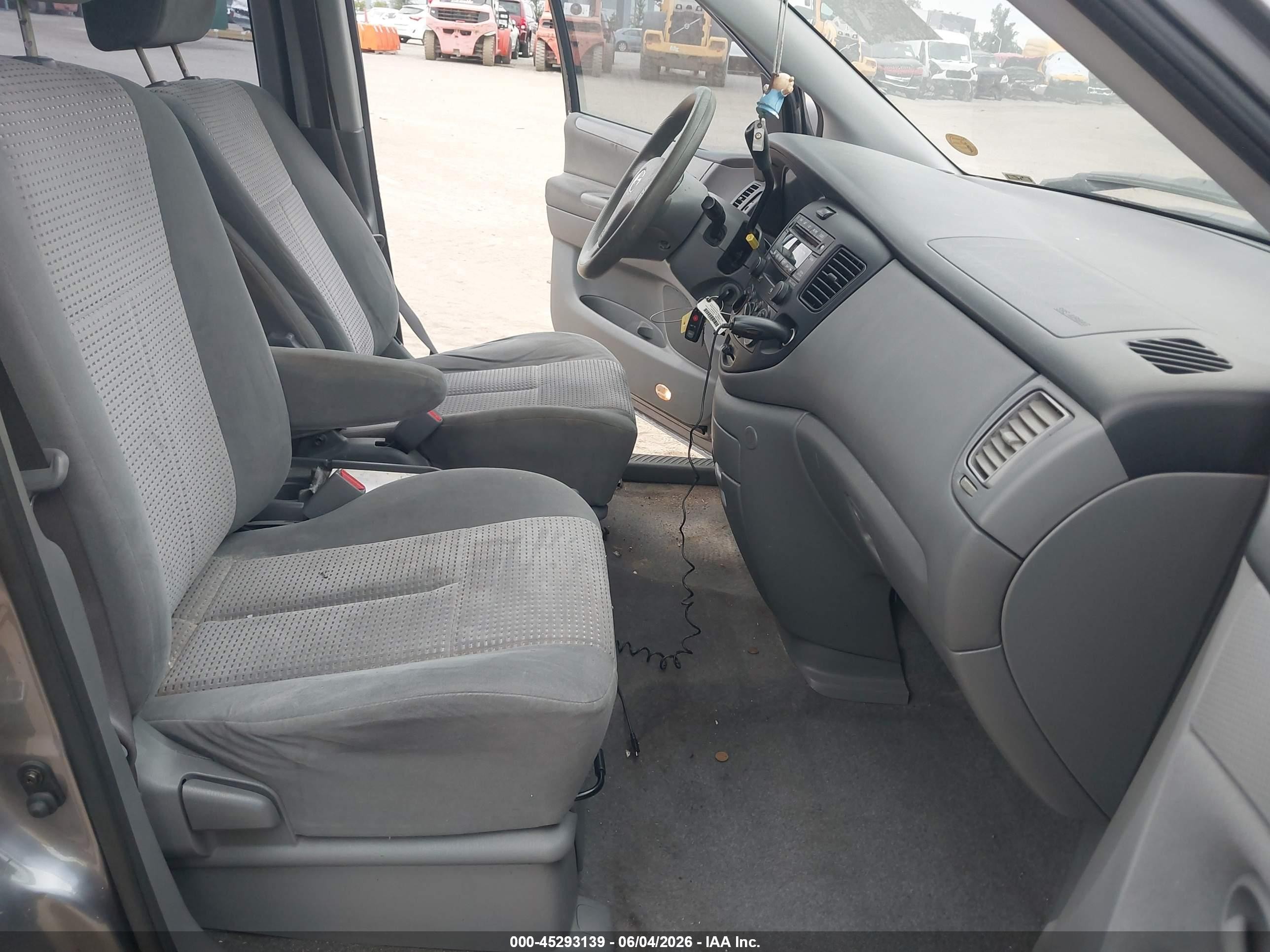 2004 Mazda Mpv Lx Gray vin: JM3LW28A640513562