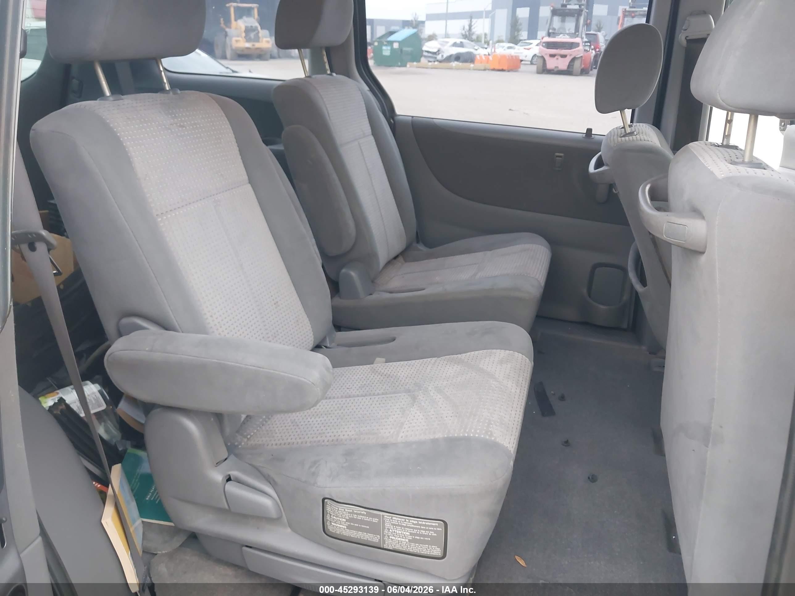 2004 Mazda Mpv Lx Gray vin: JM3LW28A640513562