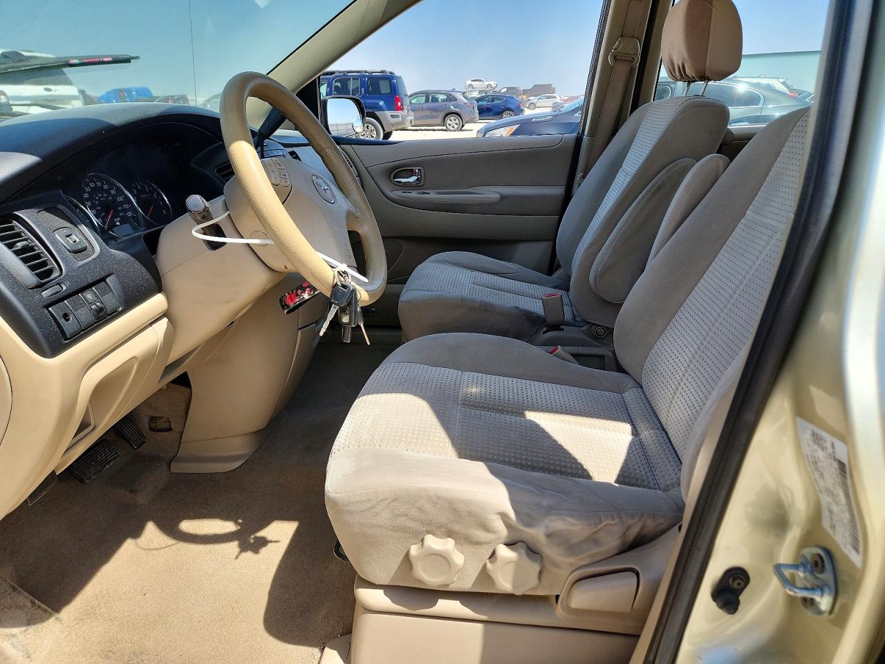 2004 Mazda Mpv Бежевый vin: JM3LW28A940529481