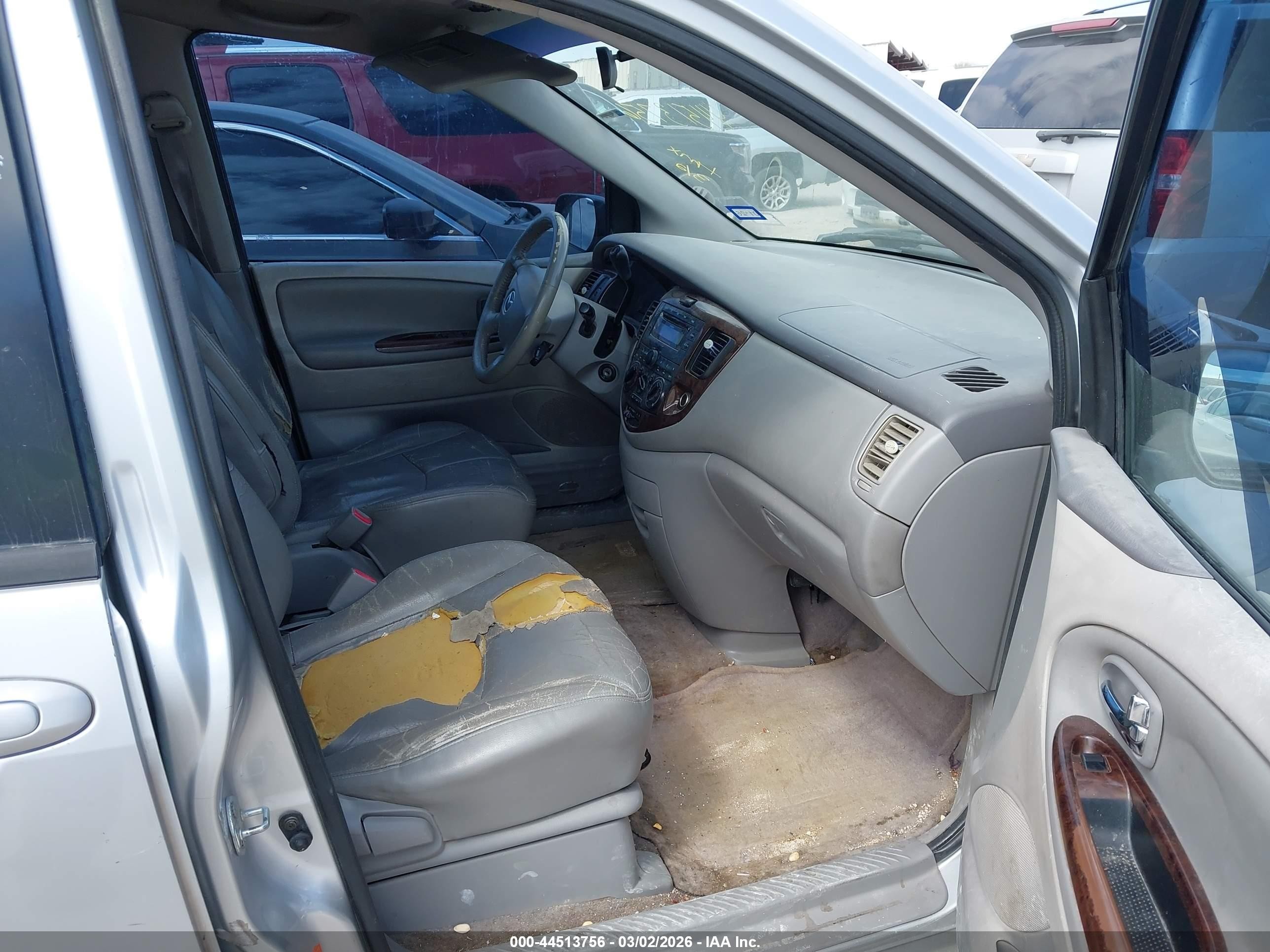 2000 Mazda Mpv   Silver vin: JM3LW28G0Y0105486
