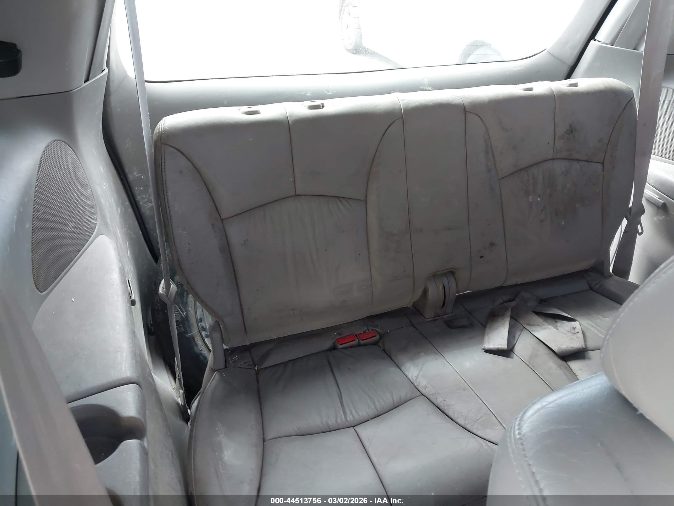 2000 Mazda Mpv   Silver vin: JM3LW28G0Y0105486