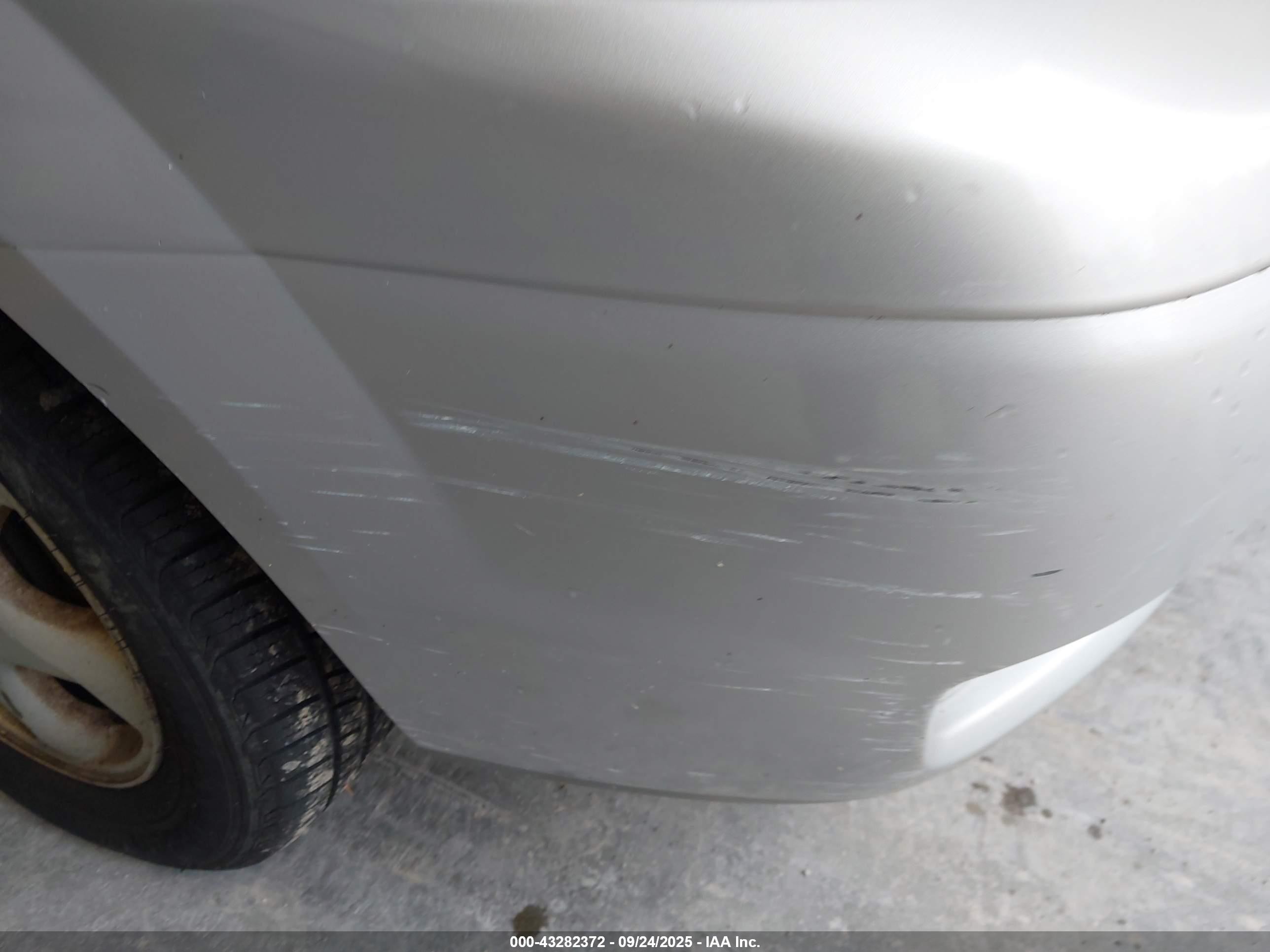 2000 Mazda Mpv Dx/es/lx Silver vin: JM3LW28G9Y0131908