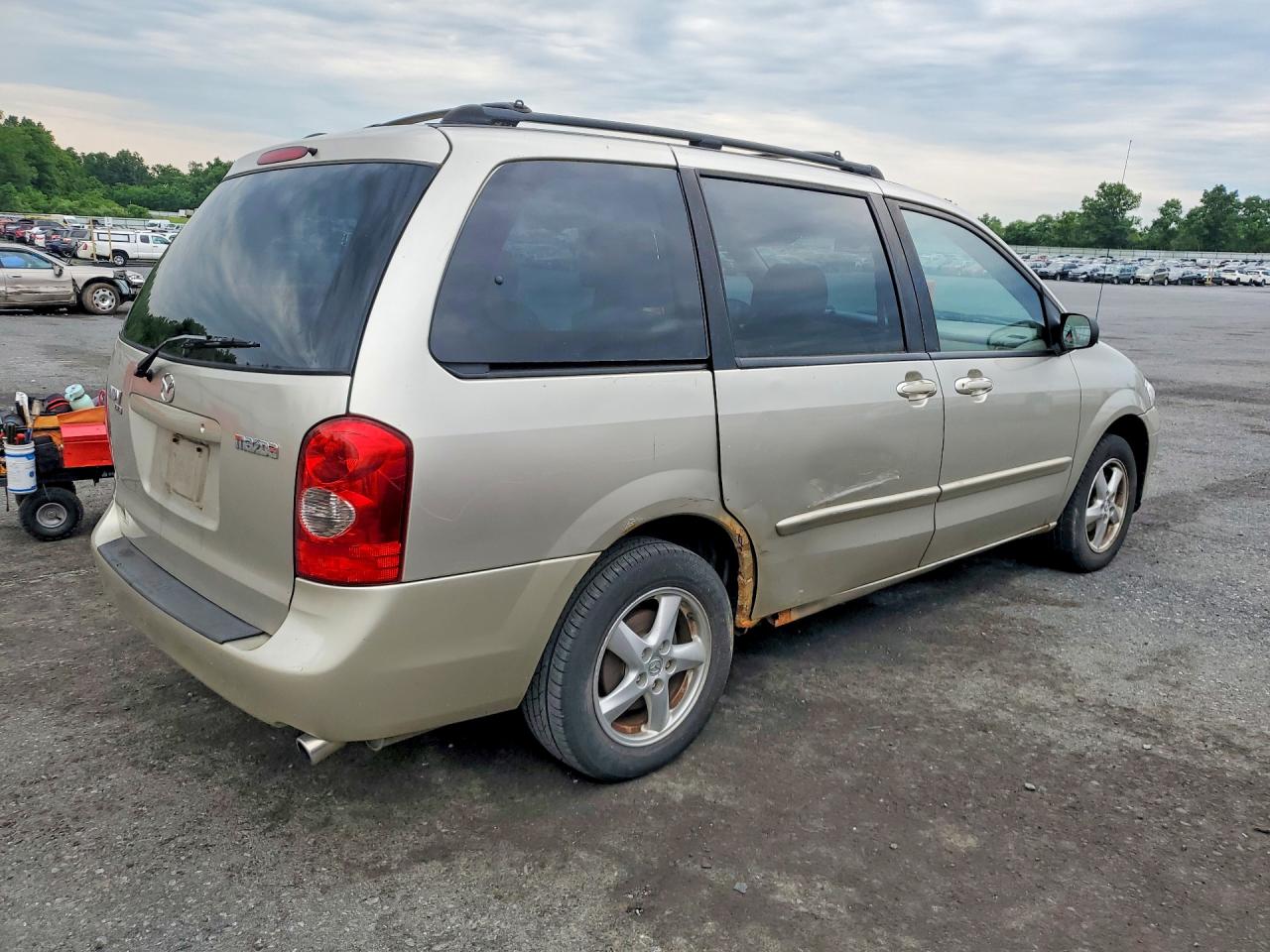 2003 Mazda Mpv Wagon Gold vin: JM3LW28J730377201