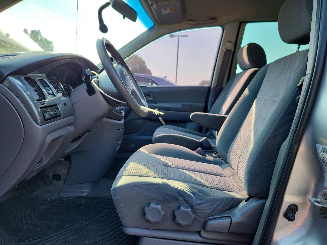2004 Mazda Mpv Wagon Silver vin: JM3LW28J940513474