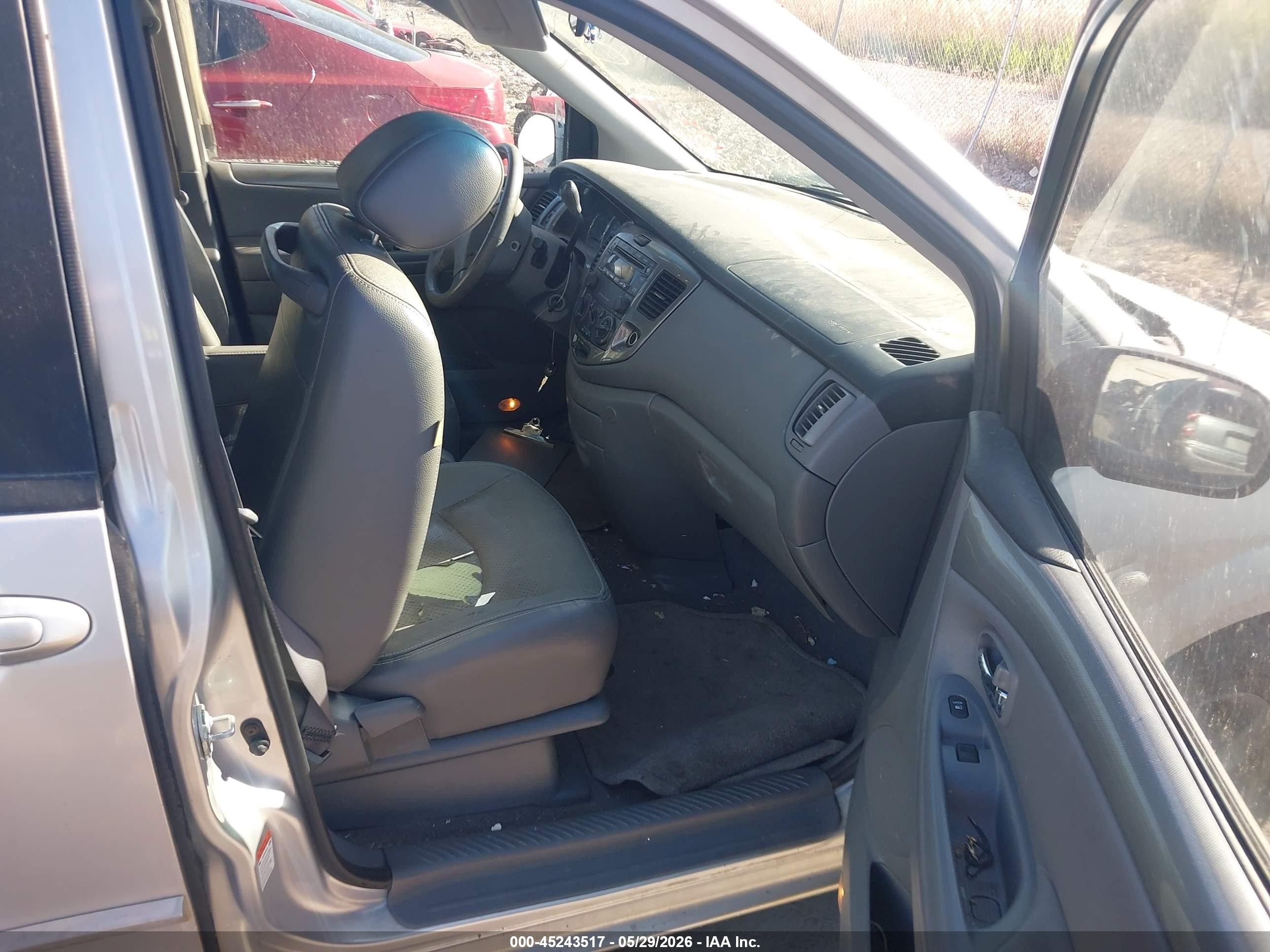 2004 Mazda Mpv Wagon Silver vin: JM3LW28J940526581