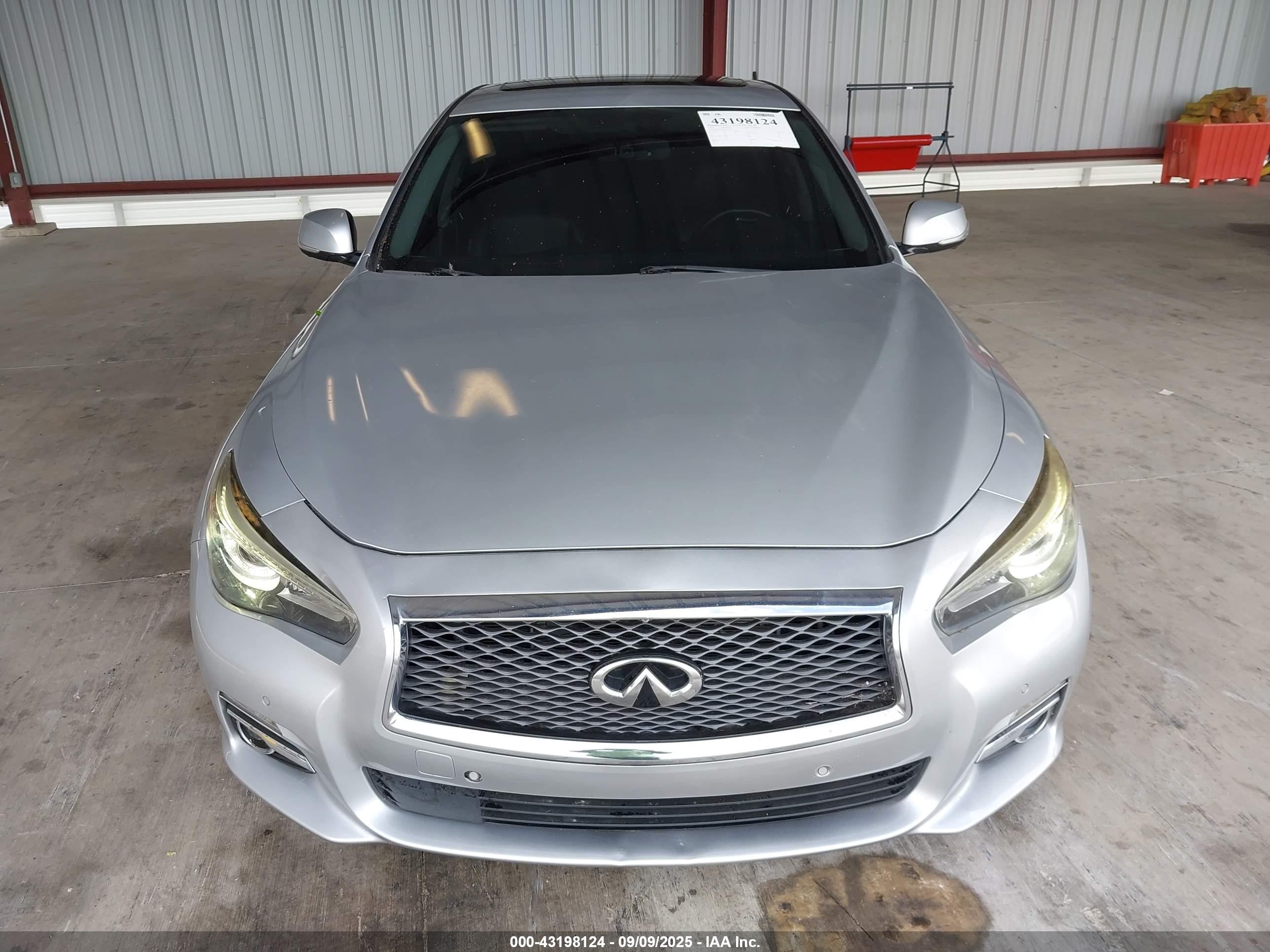 2015 Infiniti Q50 Hybrid Premium Silver vin: JN1AV7AP1FM790522
