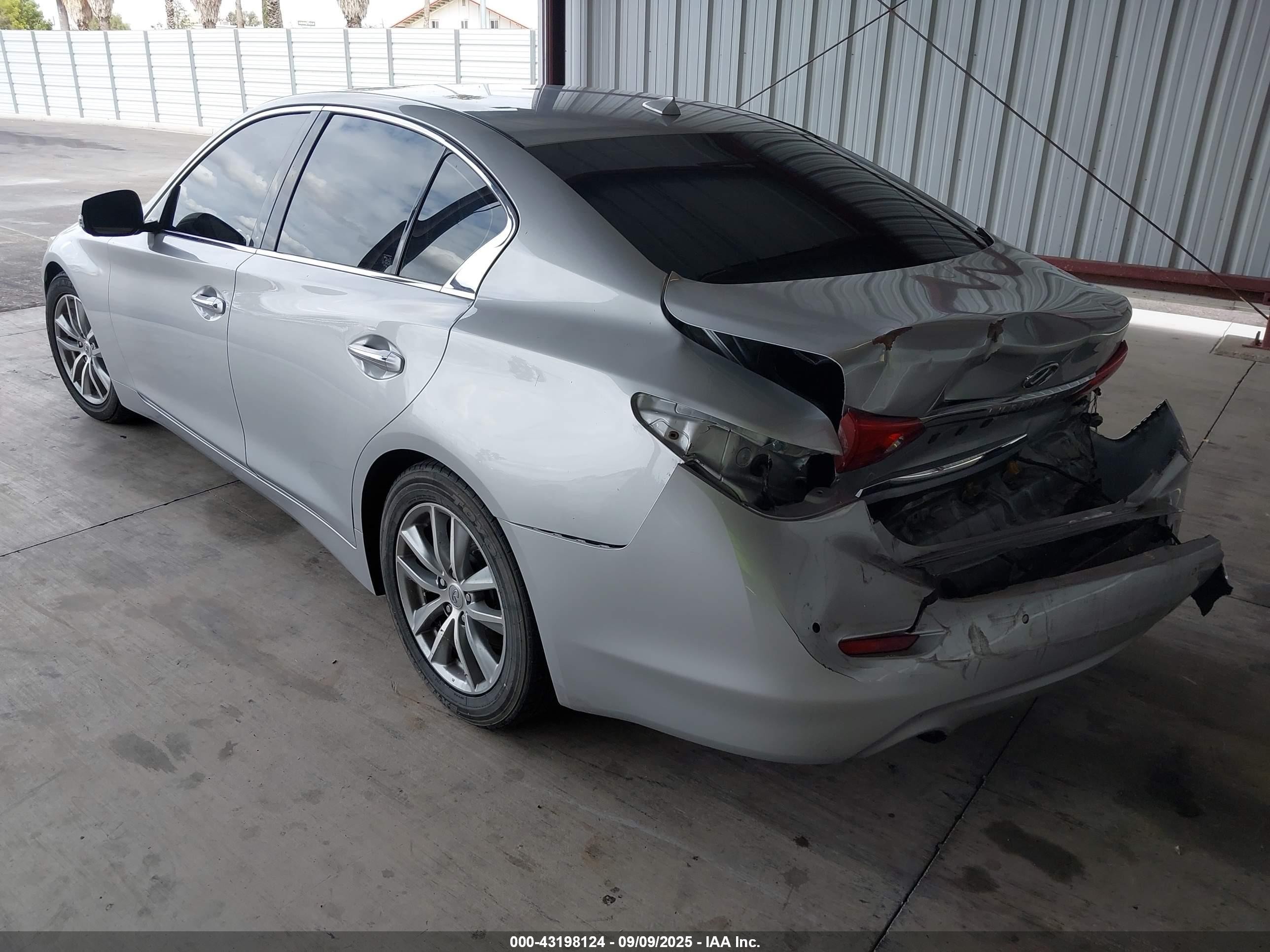 2015 Infiniti Q50 Hybrid Premium Silver vin: JN1AV7AP1FM790522