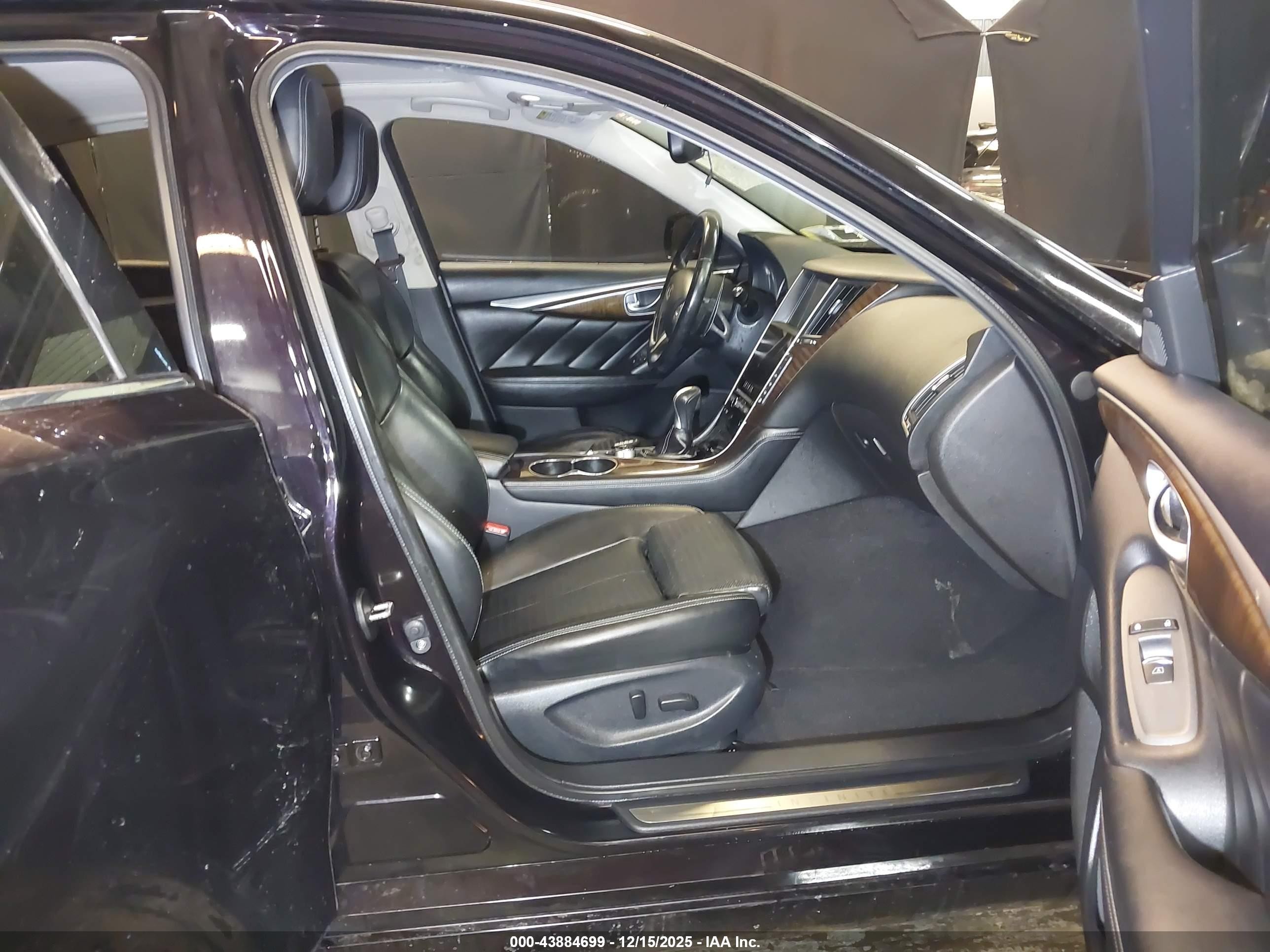2015 Infiniti Q50 Hybrid Sport Purple vin: JN1AV7AP1FM790763