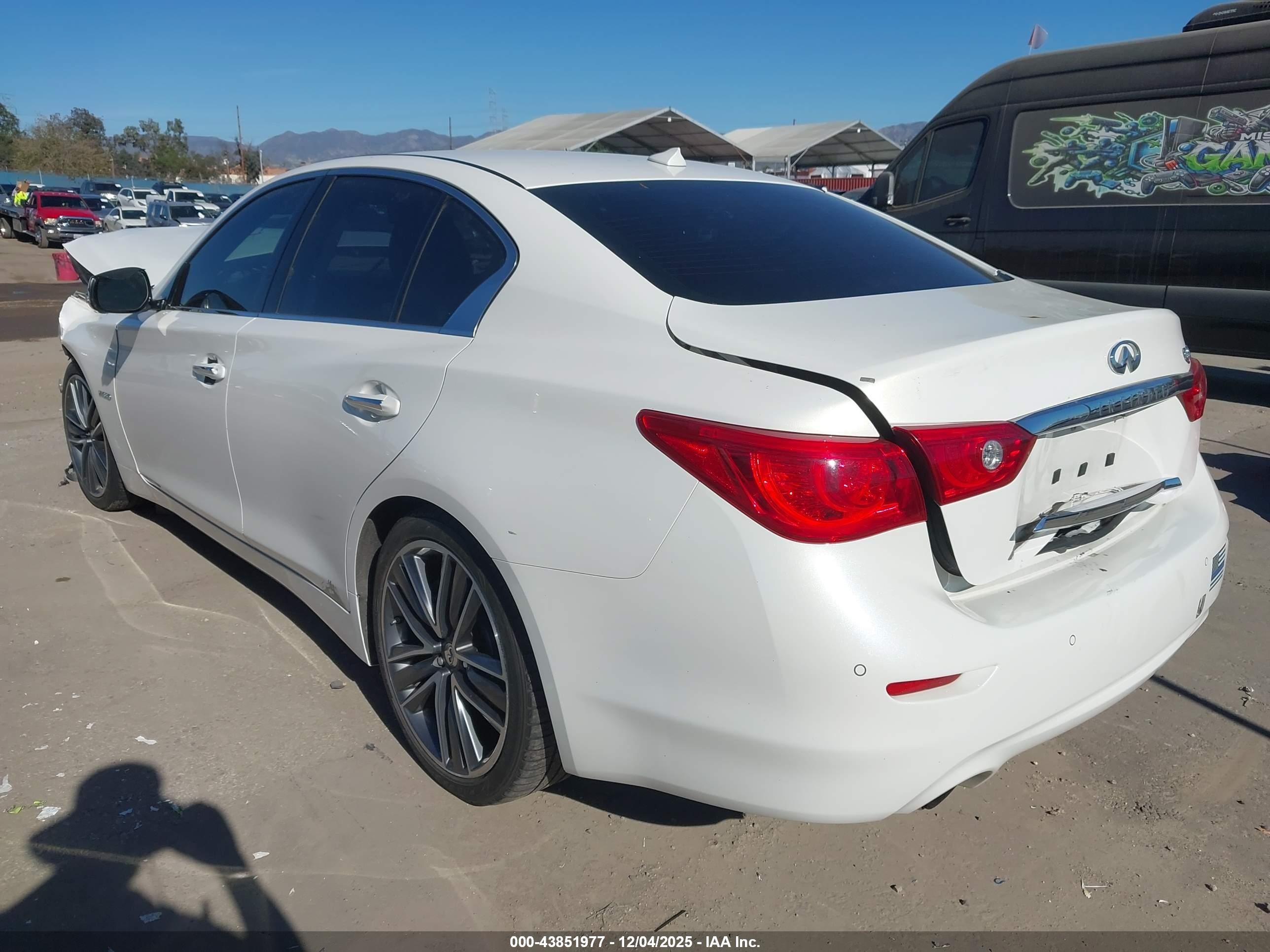 2015 Infiniti Q50 Hybrid Sport White vin: JN1AV7AP2FM790190