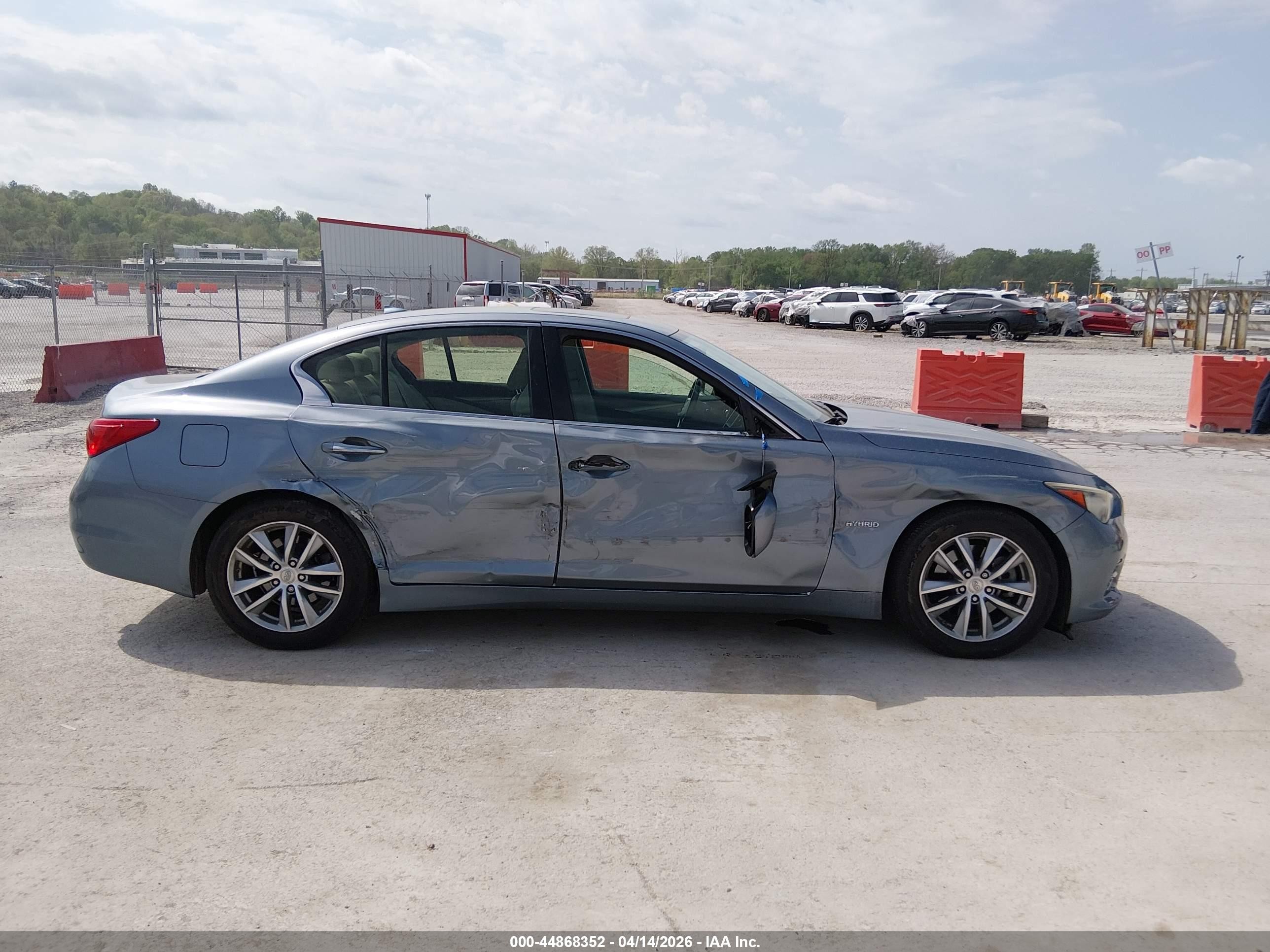 2014 Infiniti Q50 Hybrid Premium Blue vin: JN1AV7AP3EM690923