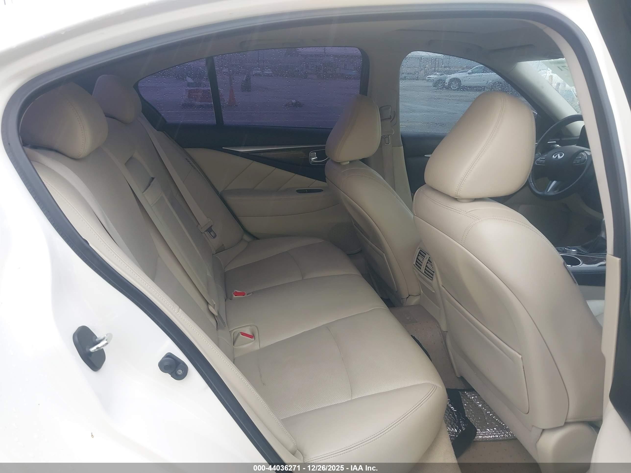 2015 Infiniti Q50 Hybrid Premium White vin: JN1AV7AP3FM790375