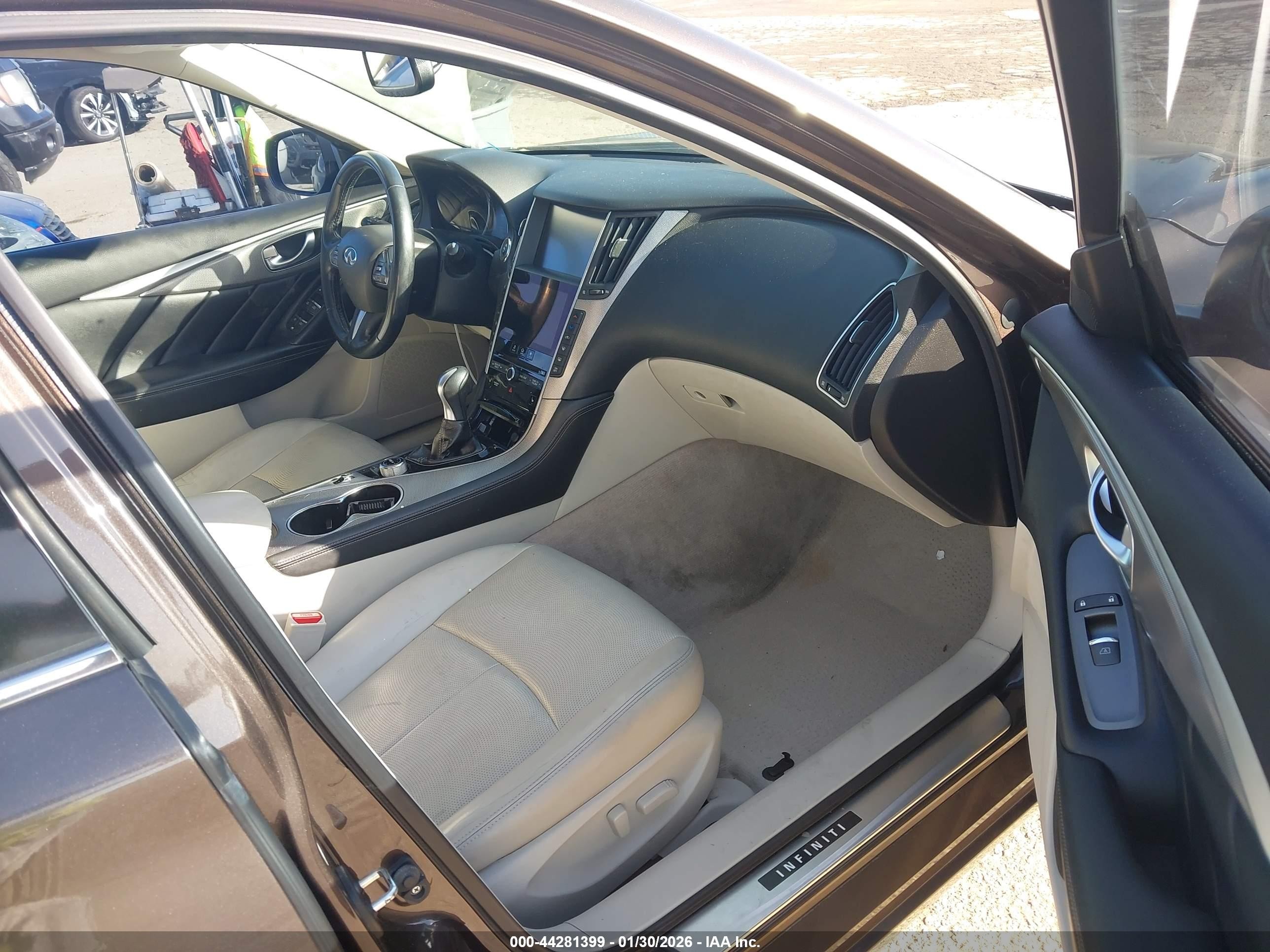 2015 Infiniti Q50 Hybrid Premium Black vin: JN1AV7AP3FM790568