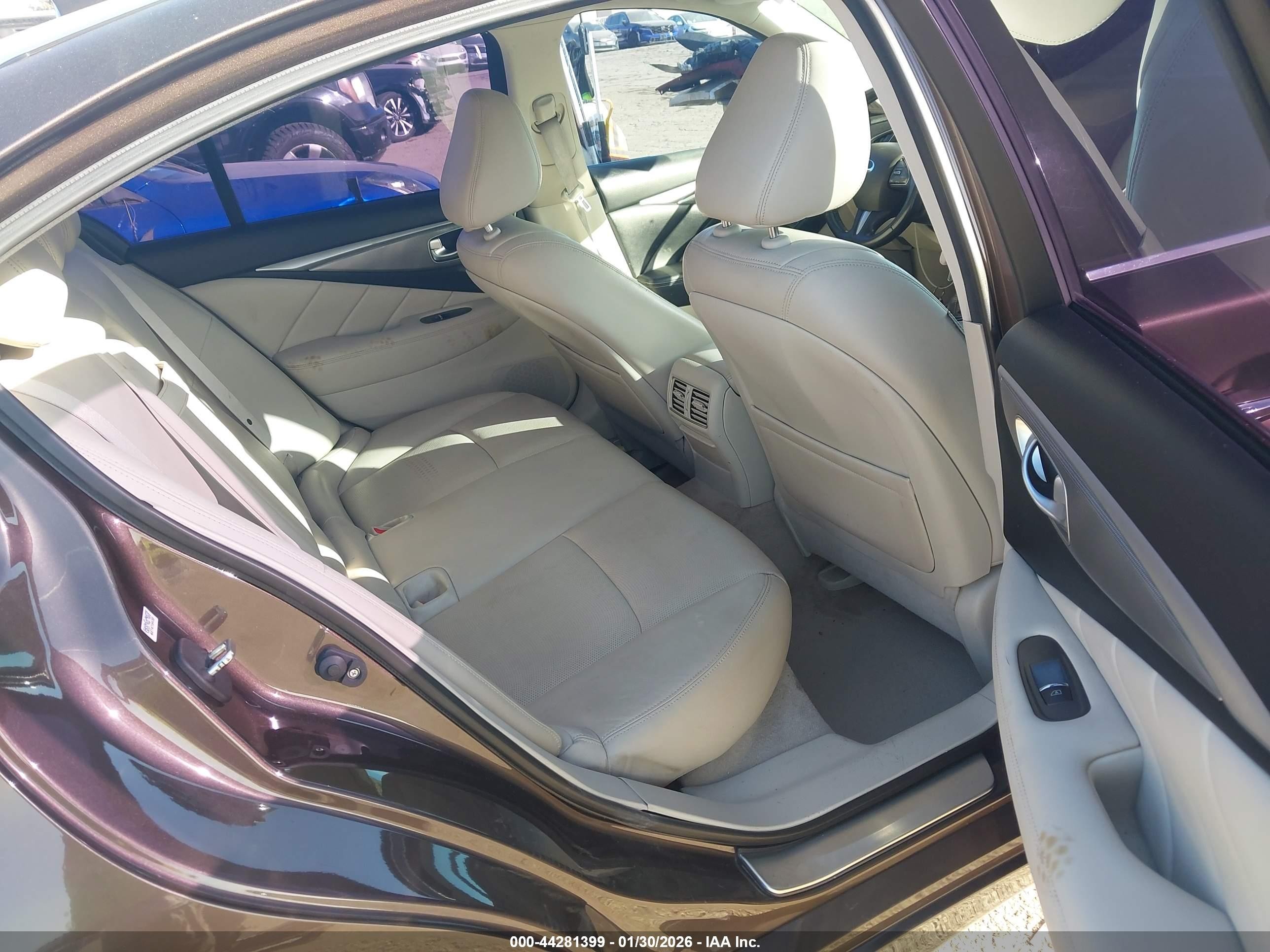 2015 Infiniti Q50 Hybrid Premium Black vin: JN1AV7AP3FM790568