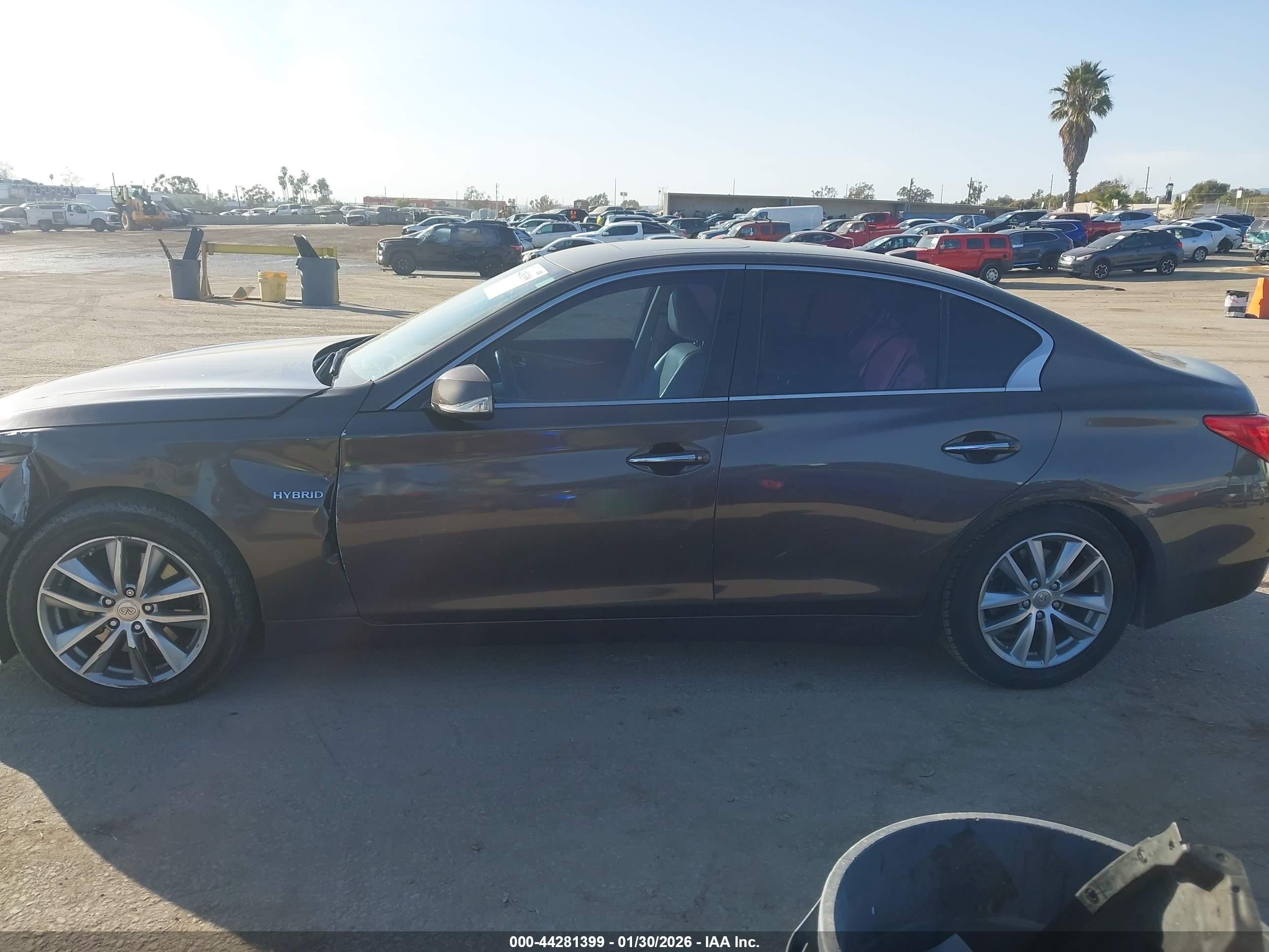 2015 Infiniti Q50 Hybrid Premium Black vin: JN1AV7AP3FM790568