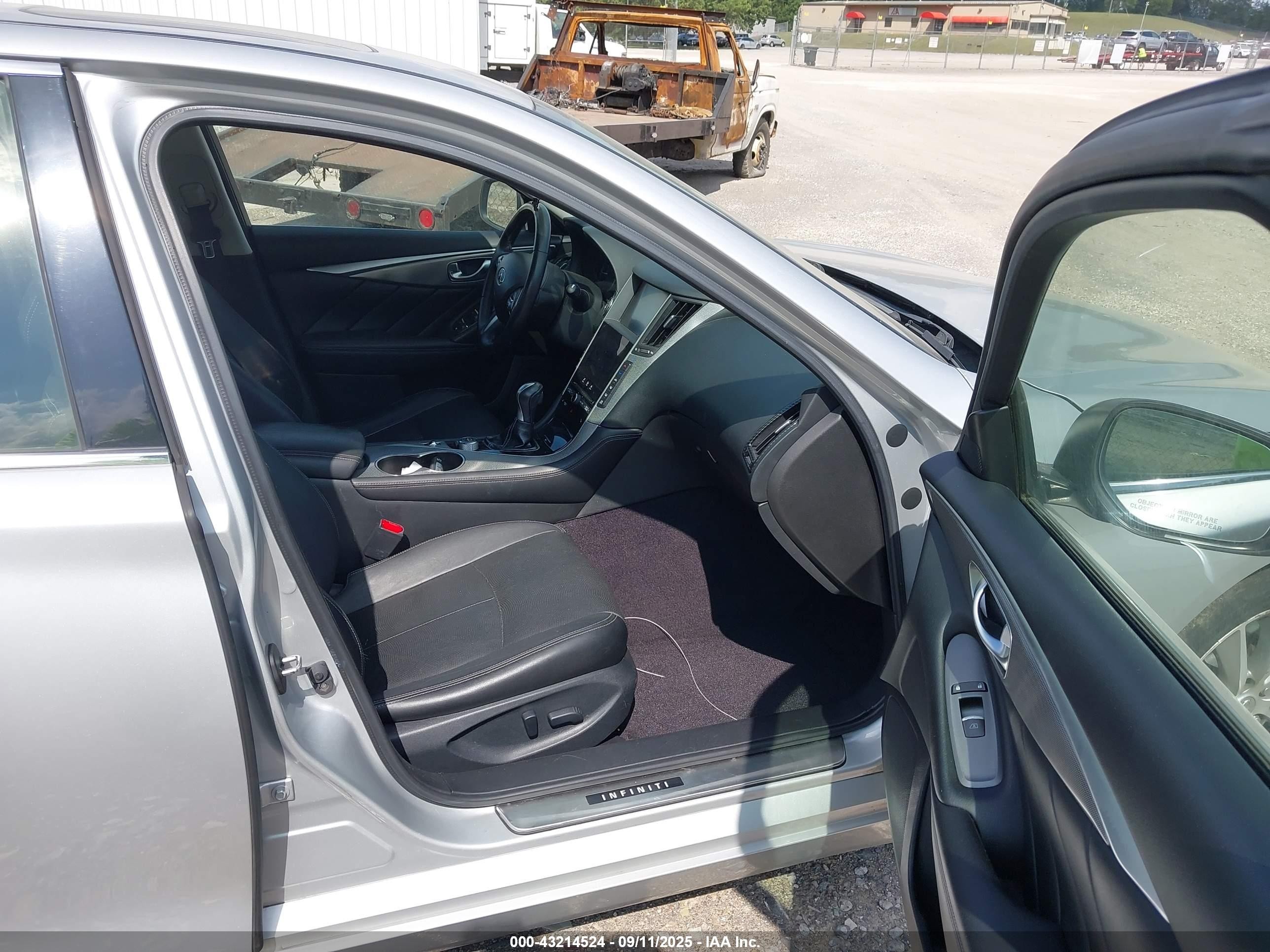 2015 Infiniti Q50 Hybrid Premium Silver vin: JN1AV7AP4FM790045
