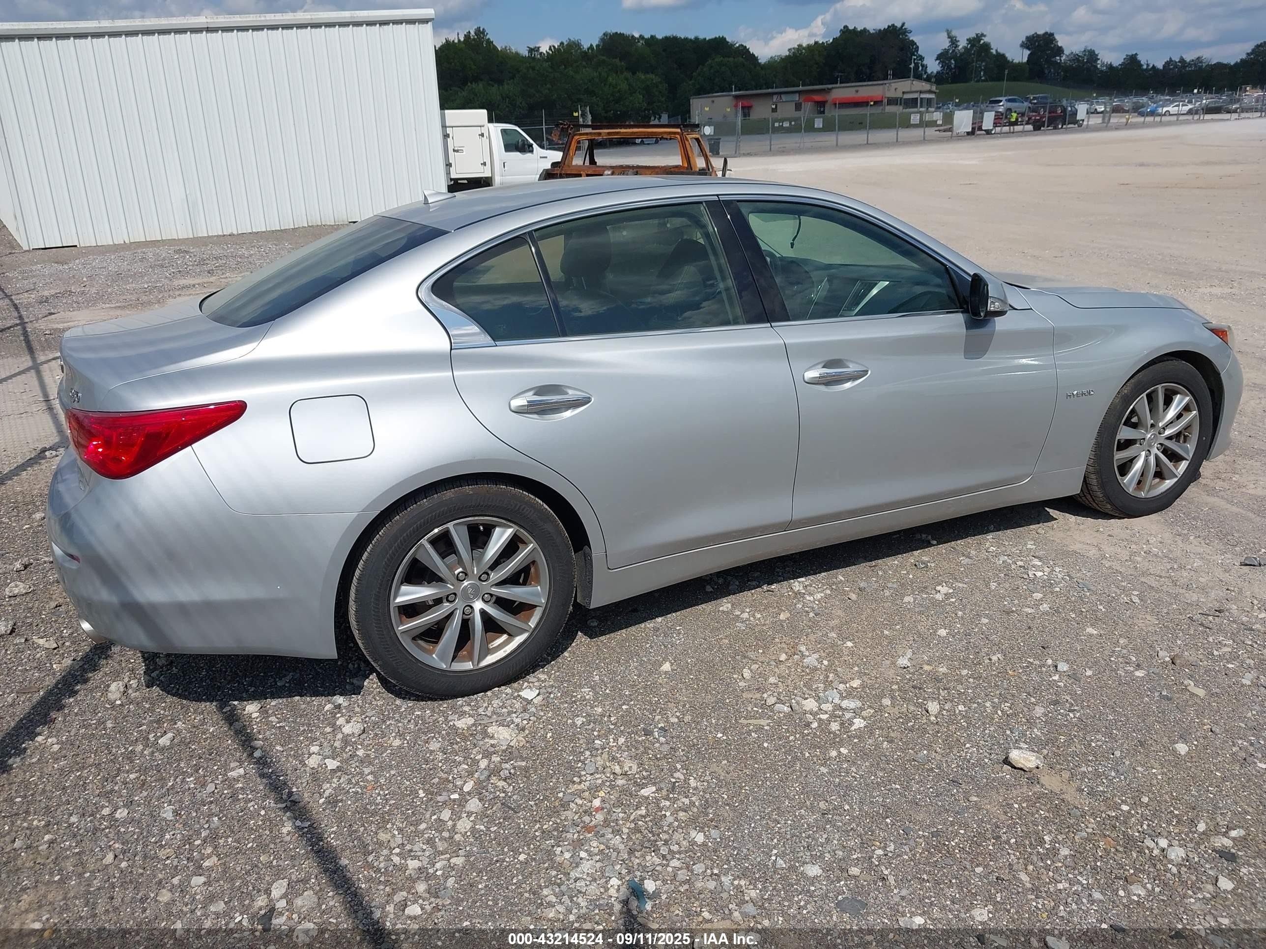 2015 Infiniti Q50 Hybrid Premium Silver vin: JN1AV7AP4FM790045
