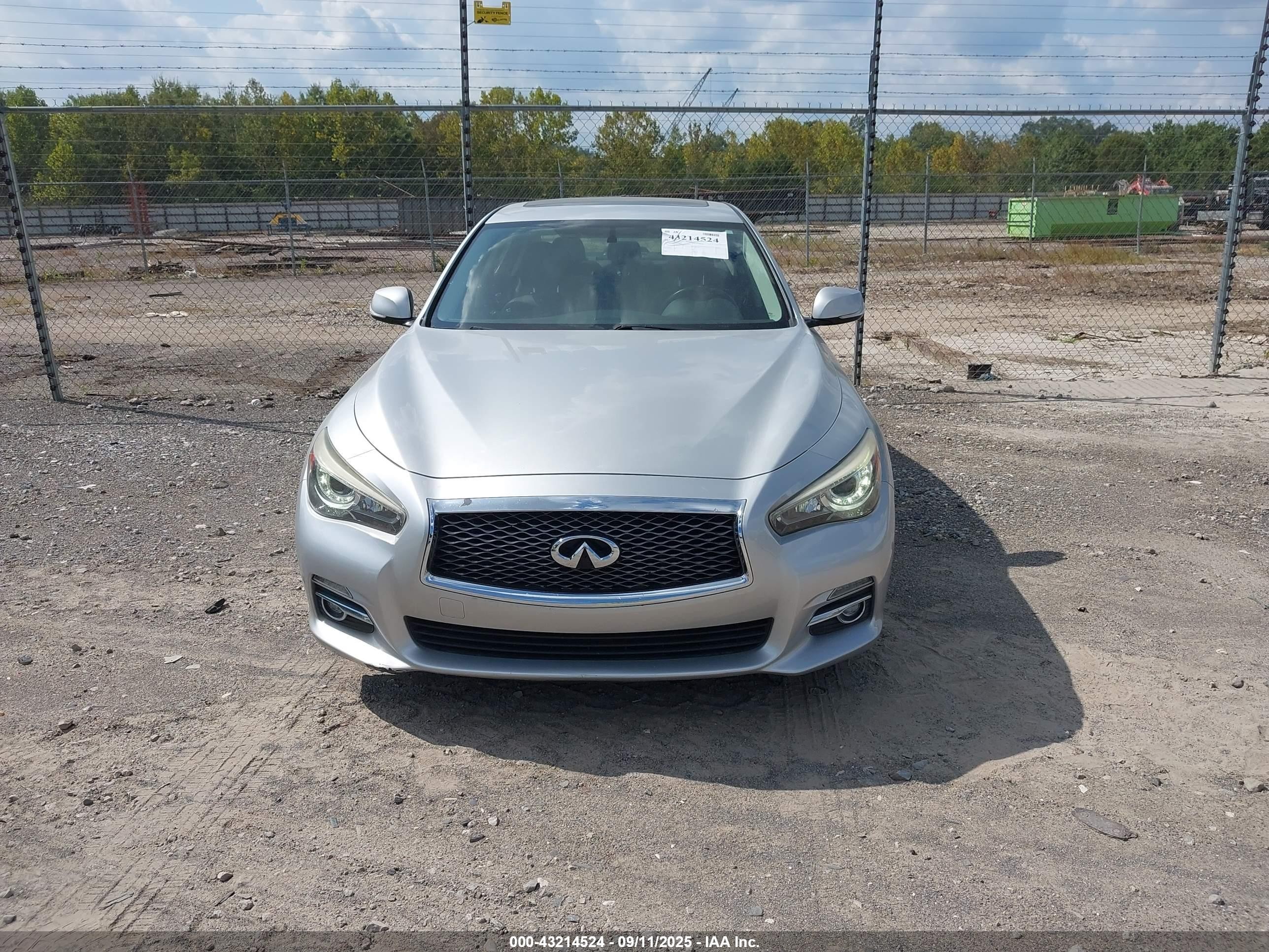 2015 Infiniti Q50 Hybrid Premium Silver vin: JN1AV7AP4FM790045
