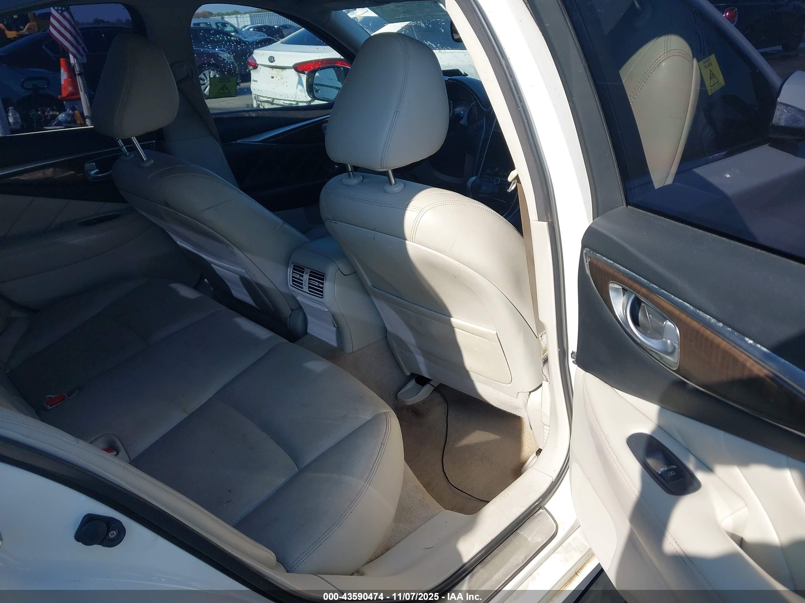 2015 Infiniti Q50 Hybrid Premium Белый vin: JN1AV7AP4FM790563