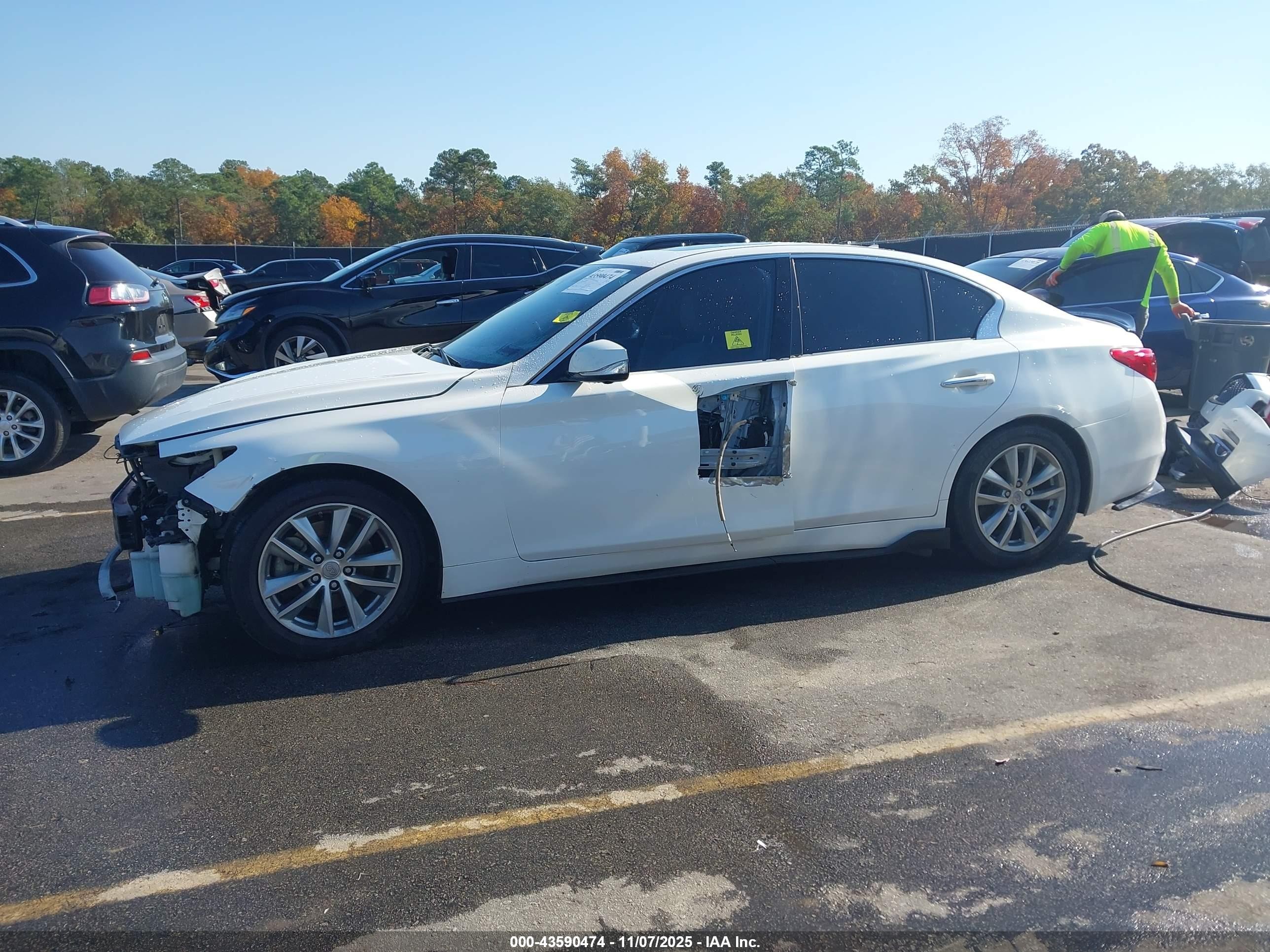 2015 Infiniti Q50 Hybrid Premium Белый vin: JN1AV7AP4FM790563