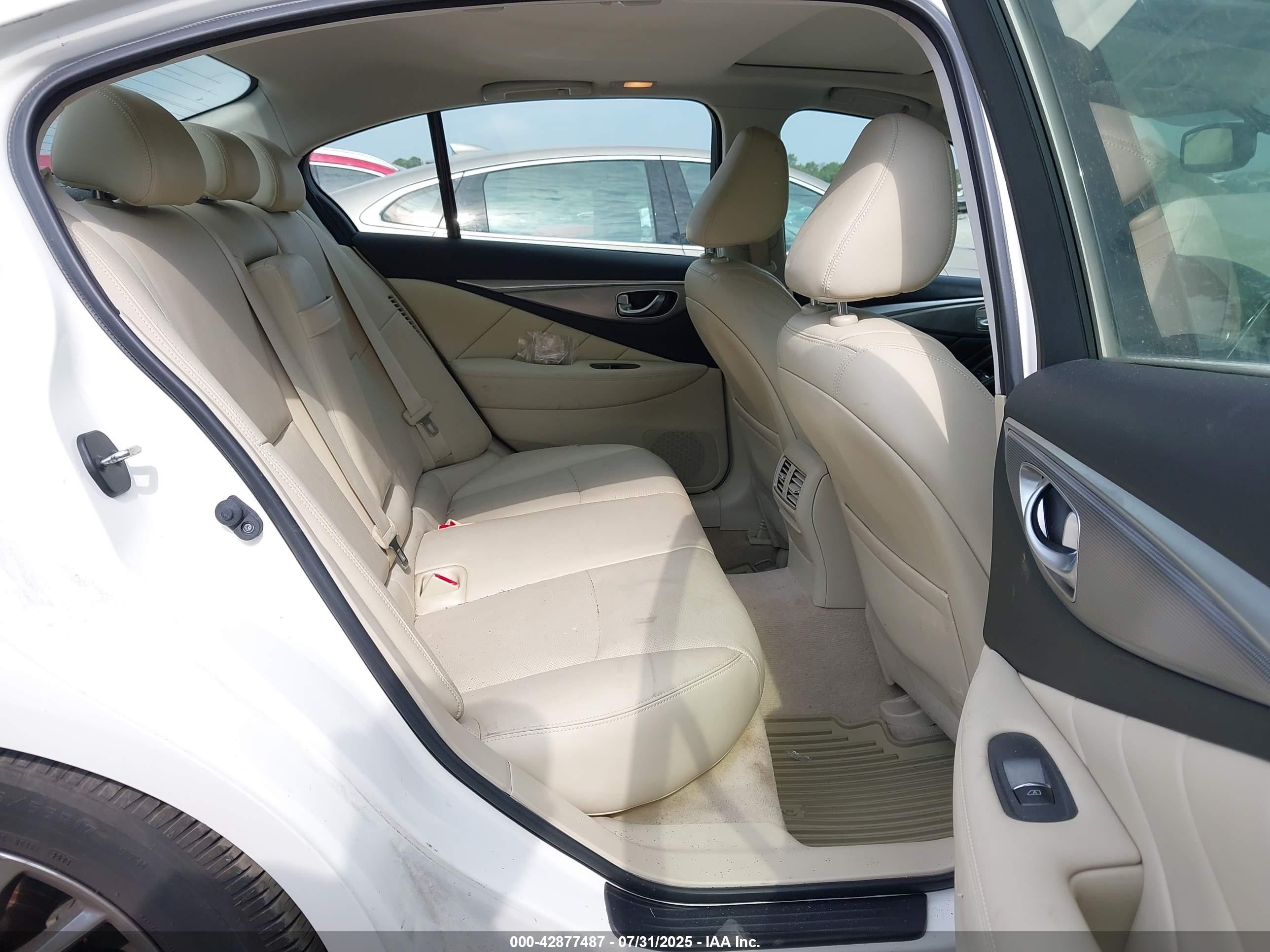 2015 Infiniti Q50 Hybrid Premium/sport White vin: JN1AV7AP4FM790689