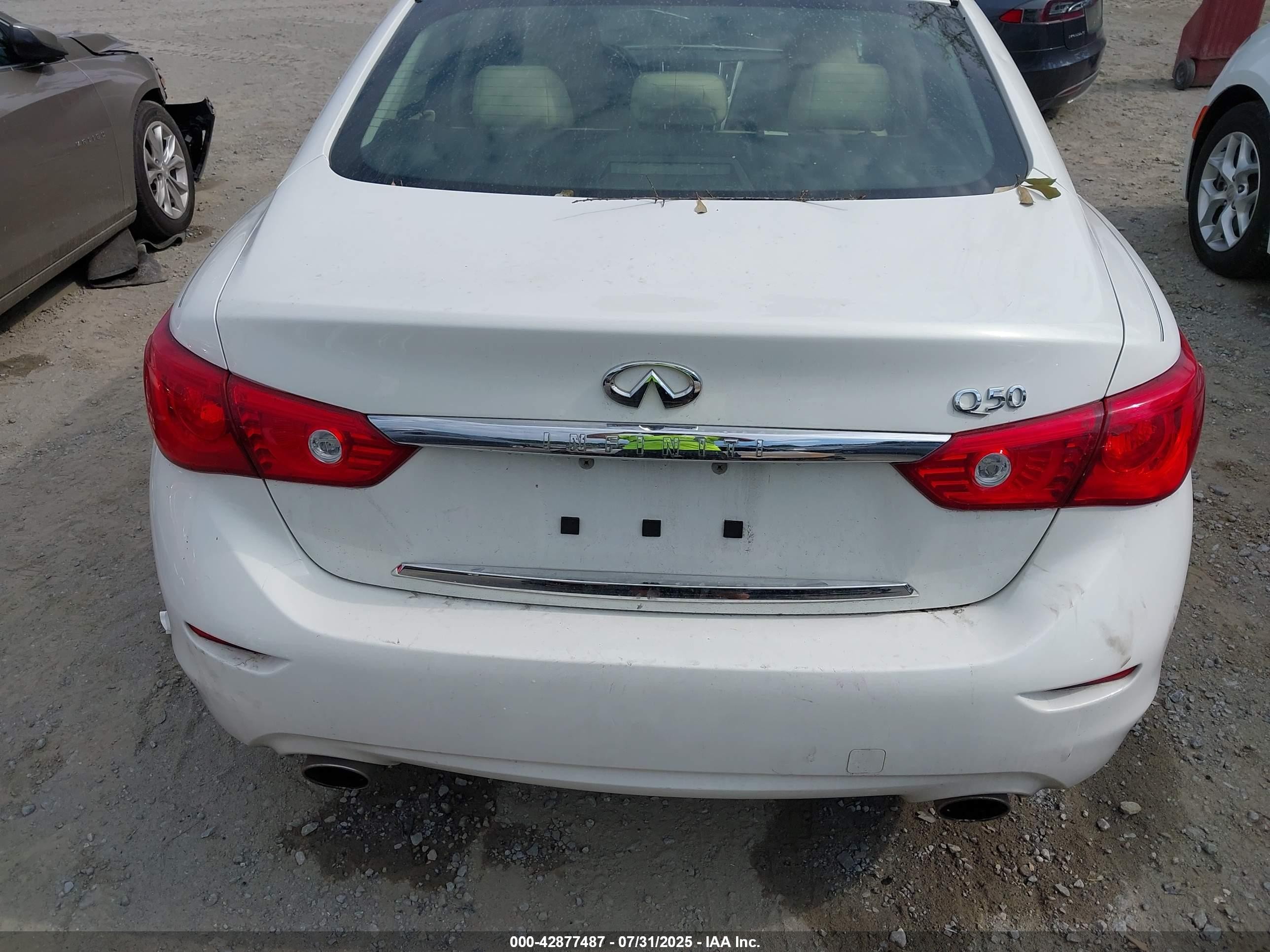 2015 Infiniti Q50 Hybrid Premium/sport White vin: JN1AV7AP4FM790689