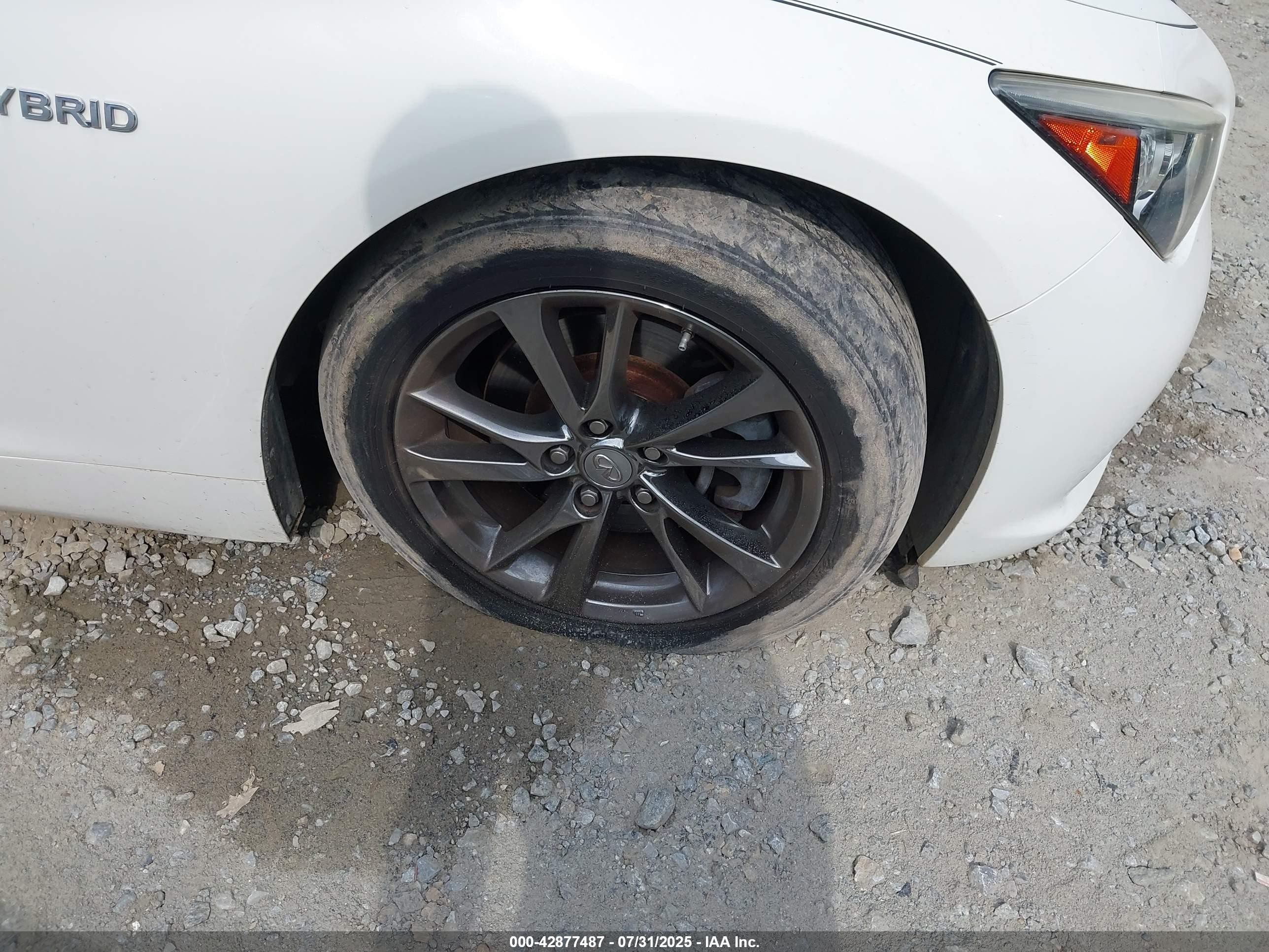 2015 Infiniti Q50 Hybrid Premium/sport White vin: JN1AV7AP4FM790689