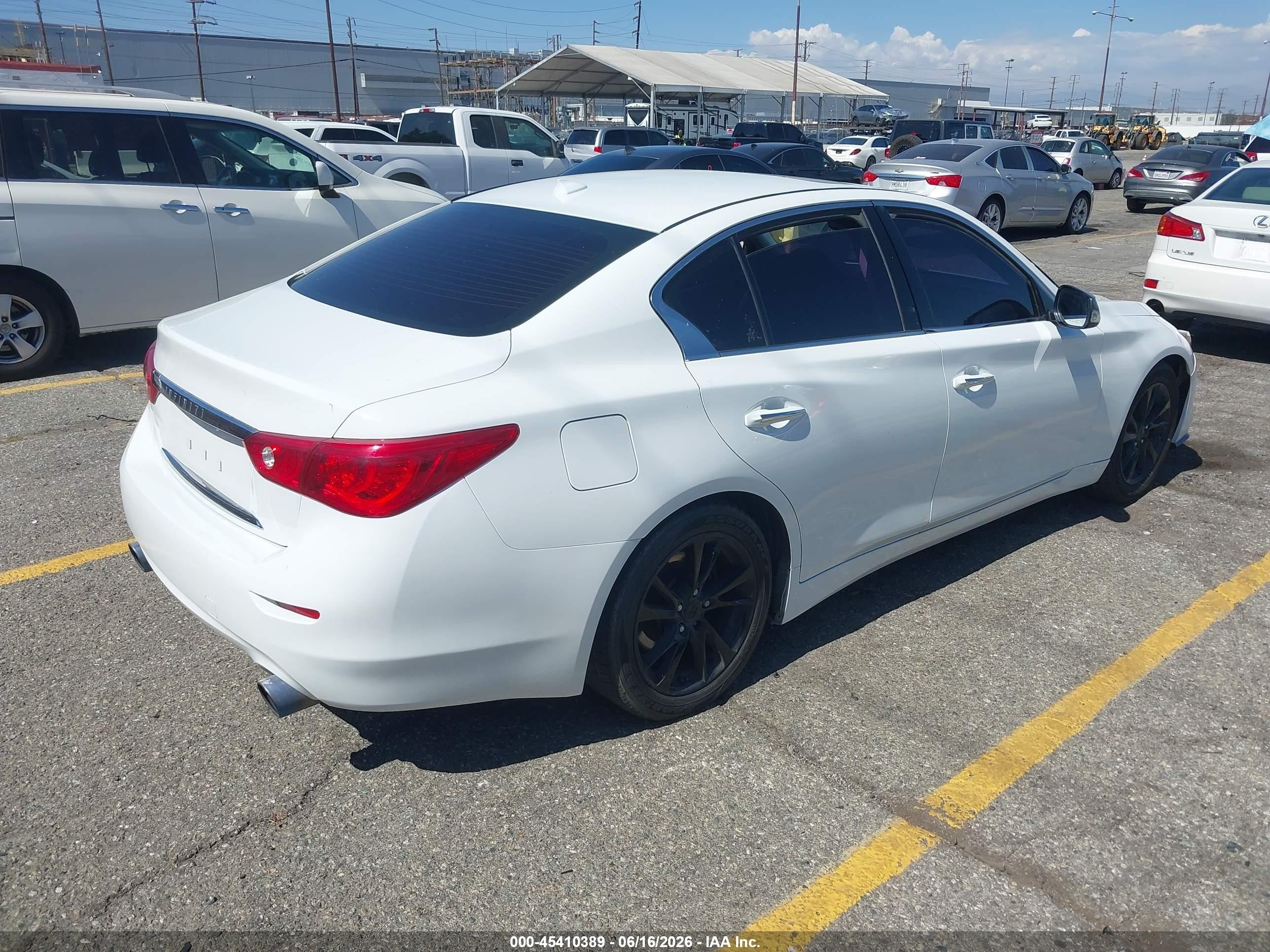2015 Infiniti Q50 Hybrid Premium White vin: JN1AV7AP5FM790734