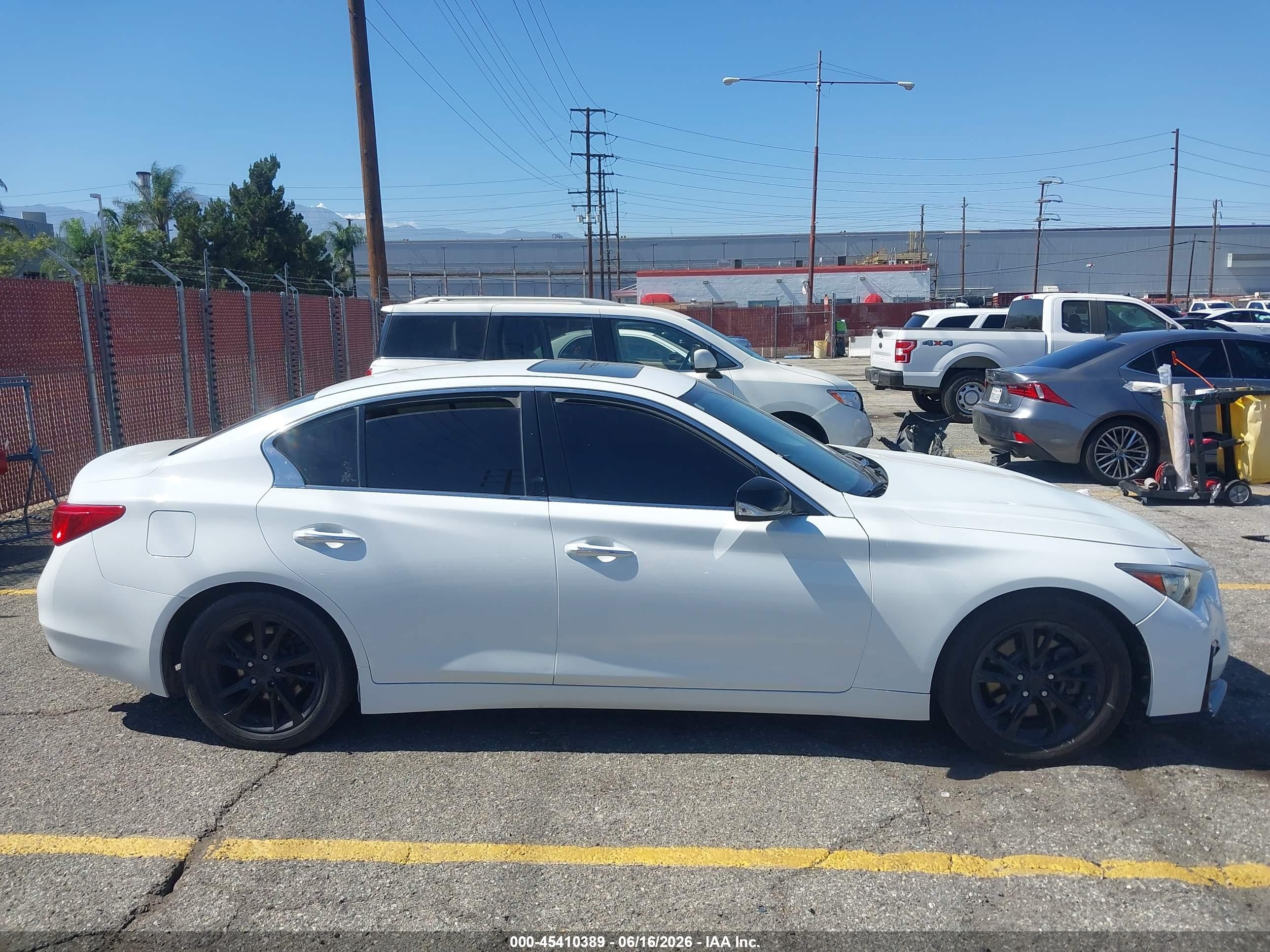 2015 Infiniti Q50 Hybrid Premium White vin: JN1AV7AP5FM790734