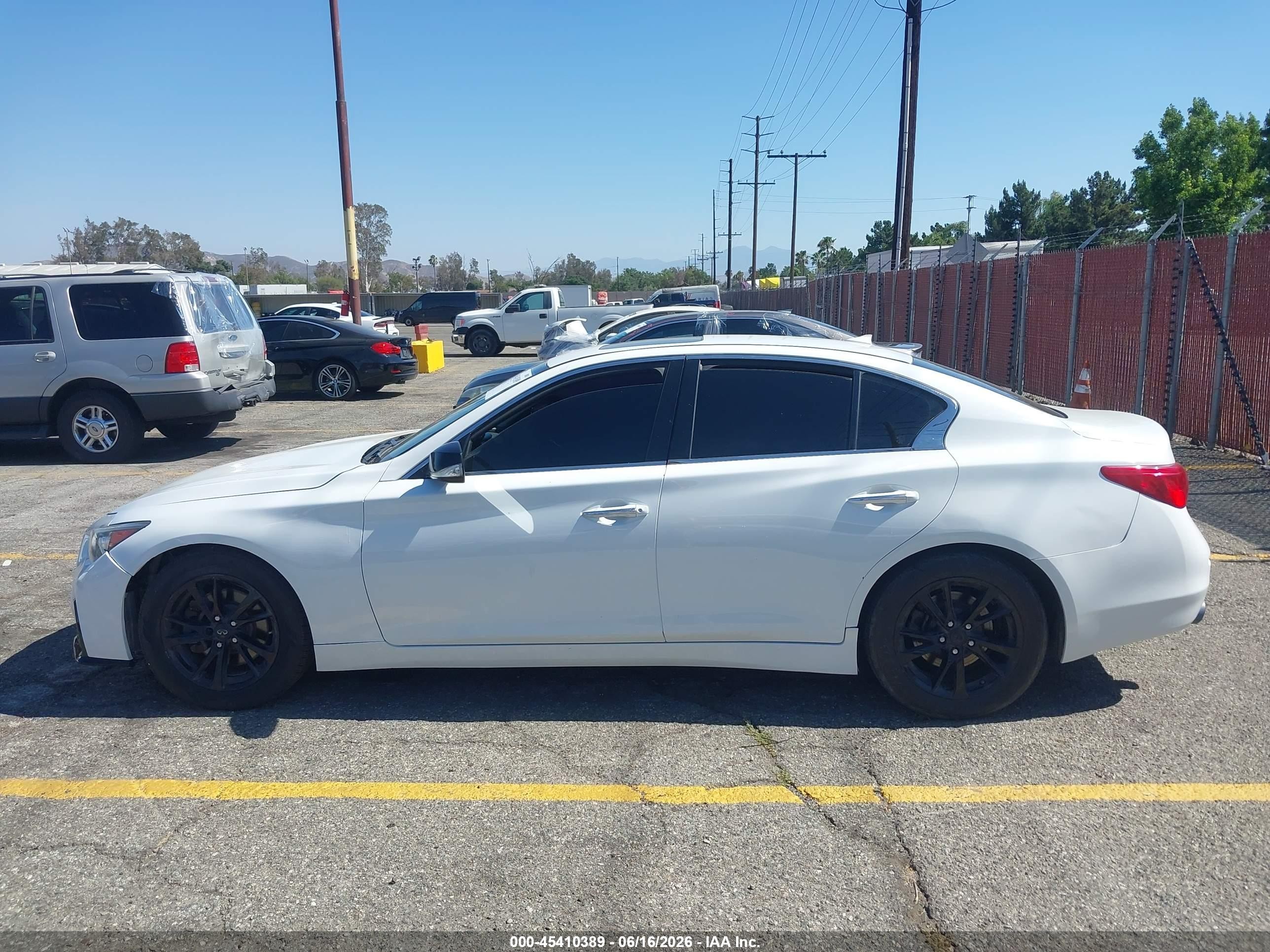 2015 Infiniti Q50 Hybrid Premium White vin: JN1AV7AP5FM790734