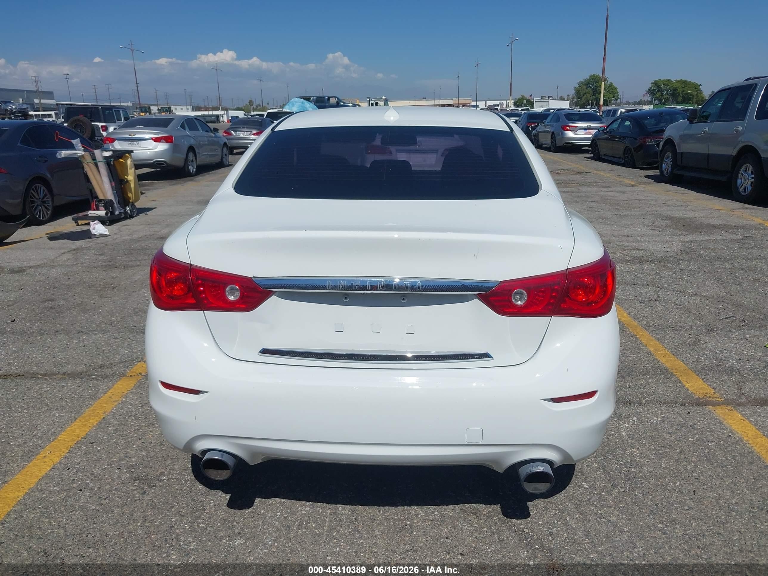 2015 Infiniti Q50 Hybrid Premium White vin: JN1AV7AP5FM790734