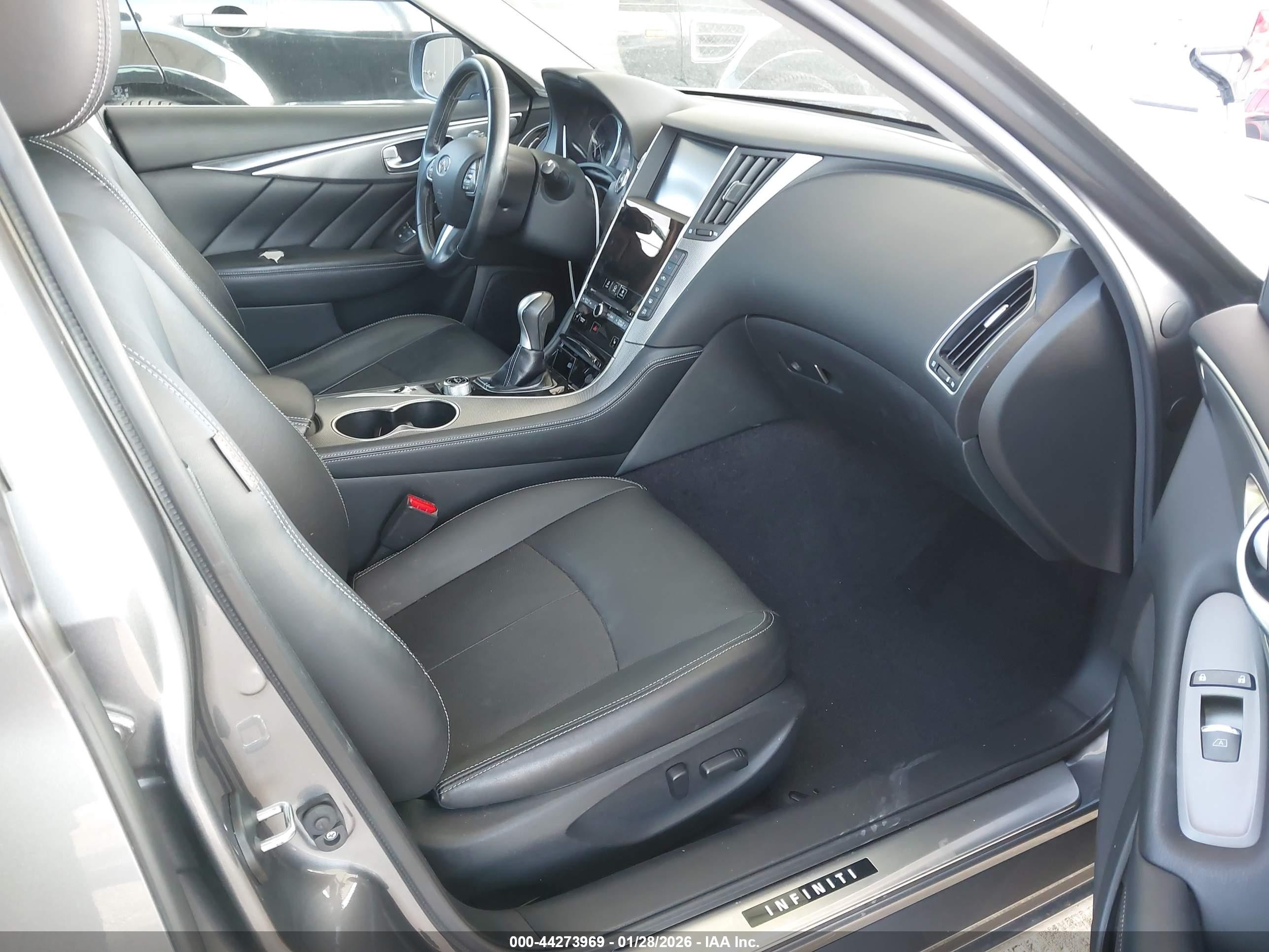 2015 Infiniti Q50 Hybrid Premium Gray vin: JN1AV7AP7FM790928