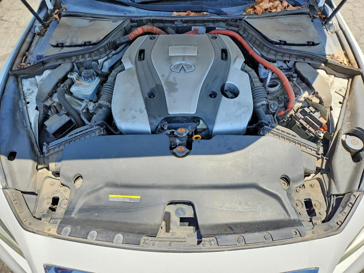 2014 Infiniti Q50 Hybrid Premium White vin: JN1AV7AP8EM690562