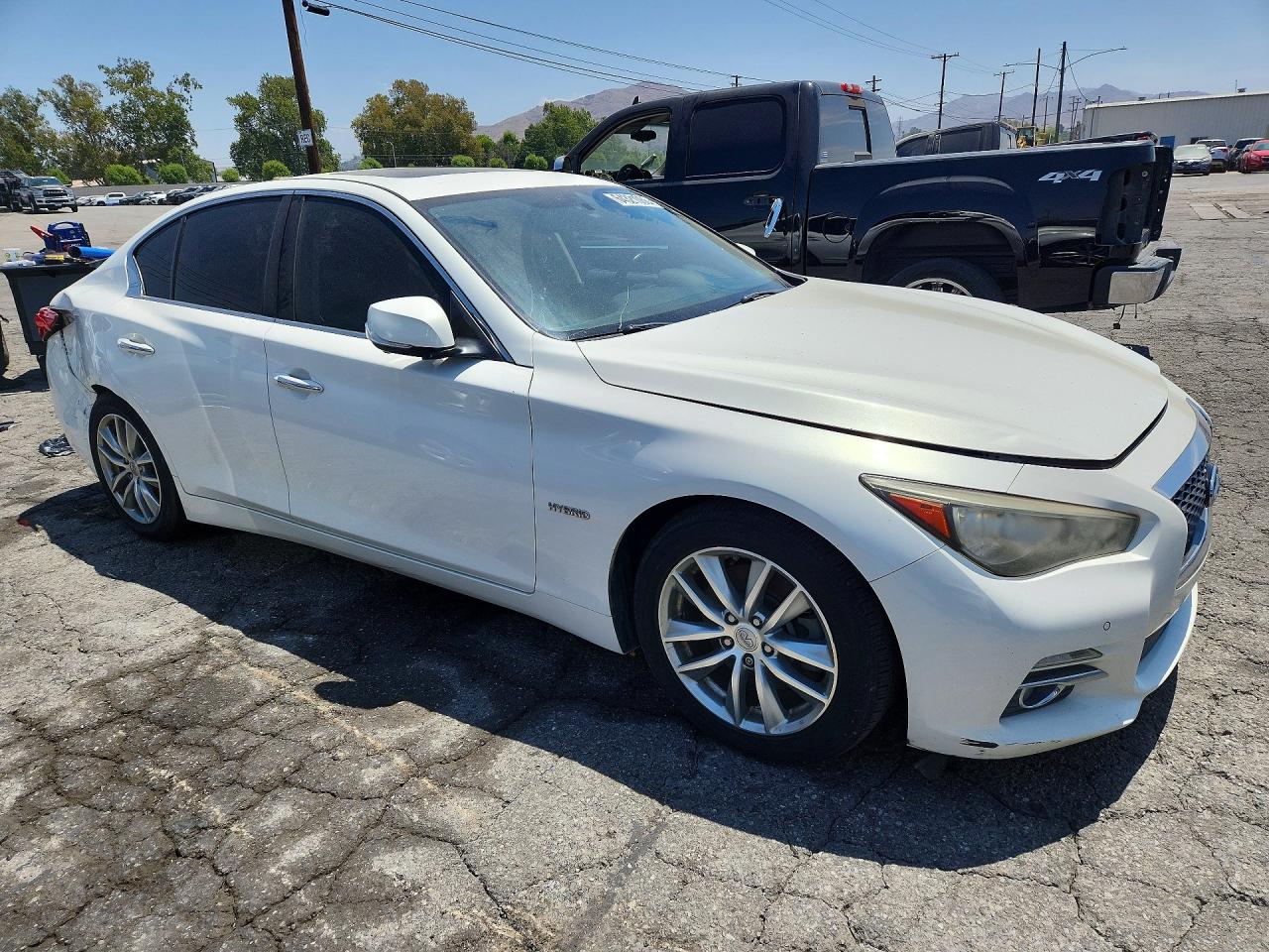 2014 Infiniti Q50 Hybrid Premium White vin: JN1AV7AP8EM690562