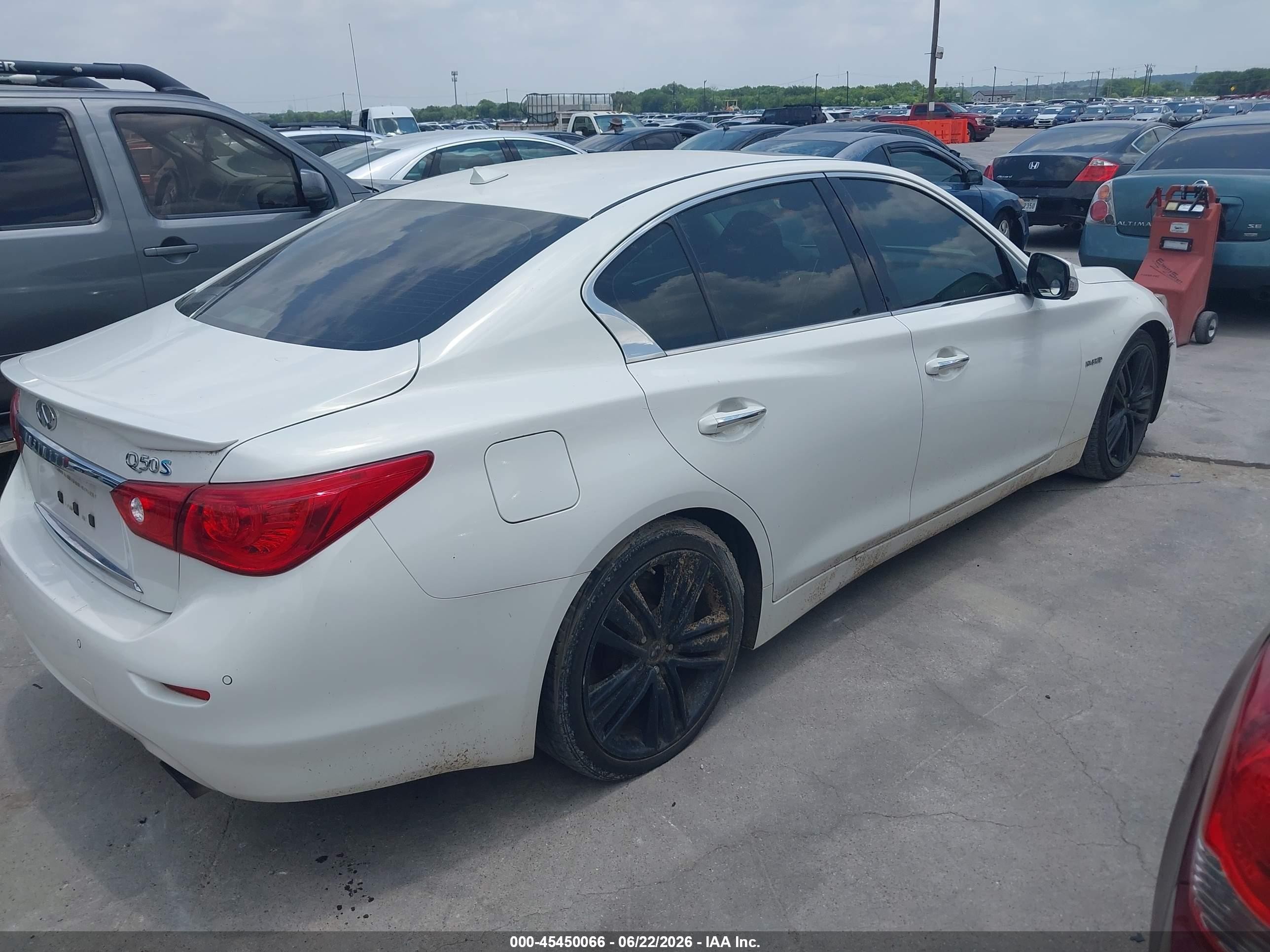 2015 Infiniti Q50 Hybrid Sport White vin: JN1AV7AP9FM790087