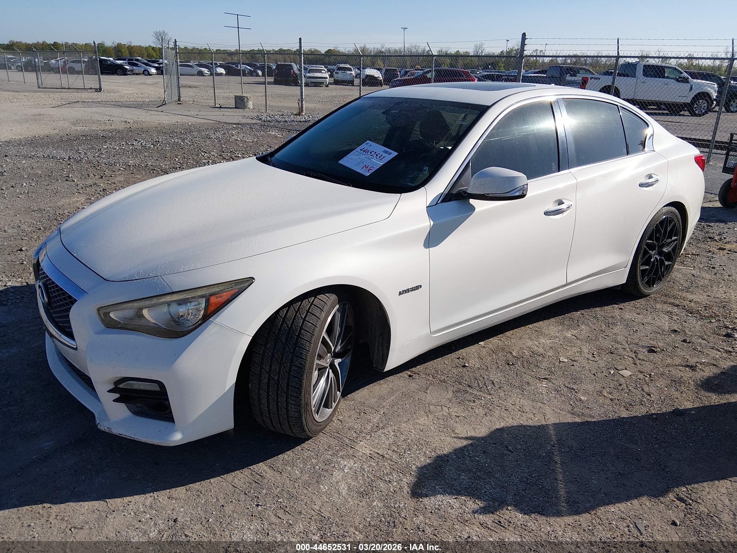 2015 Infiniti Q50 Hybrid Sport White vin: JN1AV7AP9FM790946