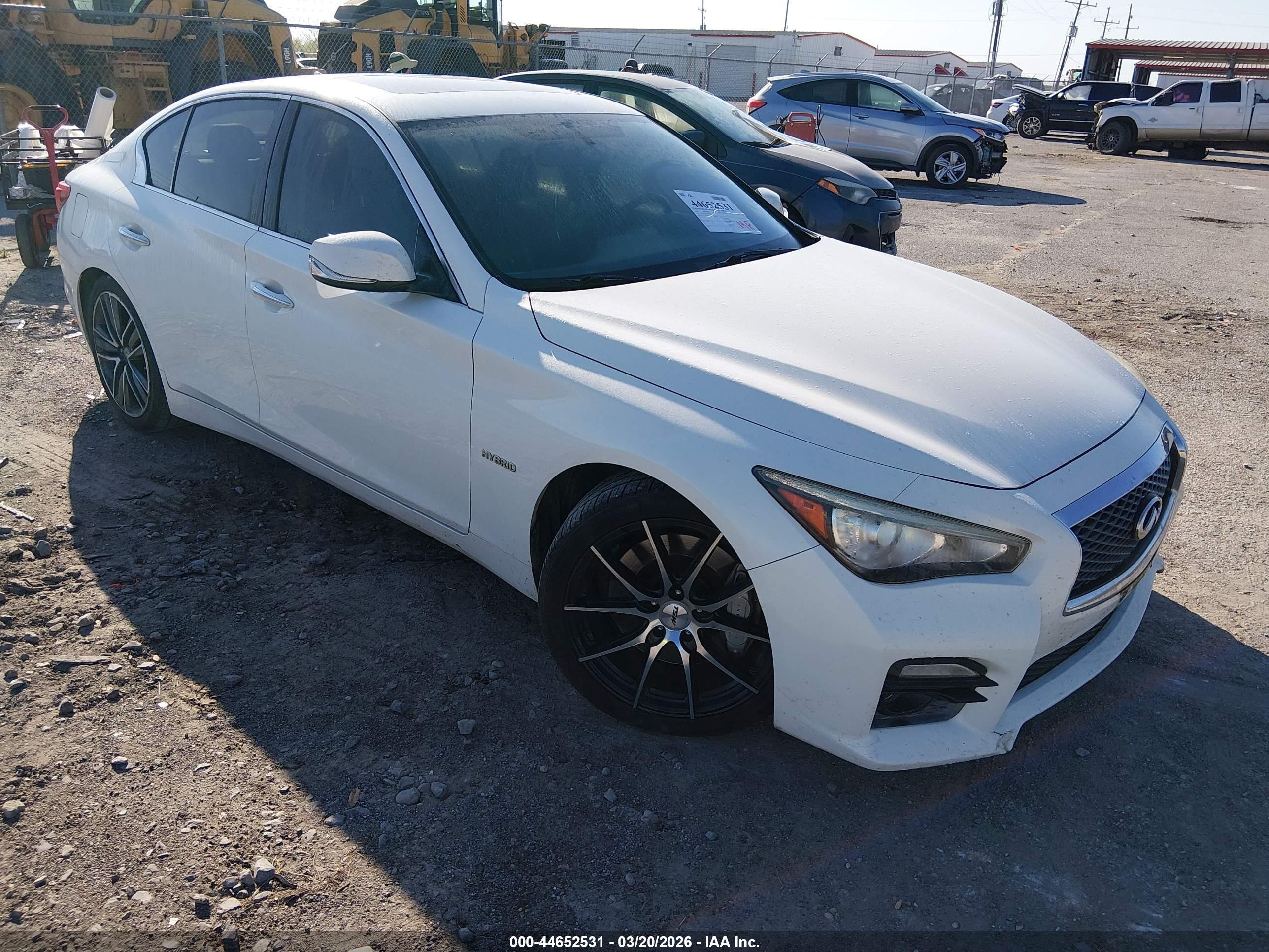 2015 Infiniti Q50 Hybrid Sport White vin: JN1AV7AP9FM790946