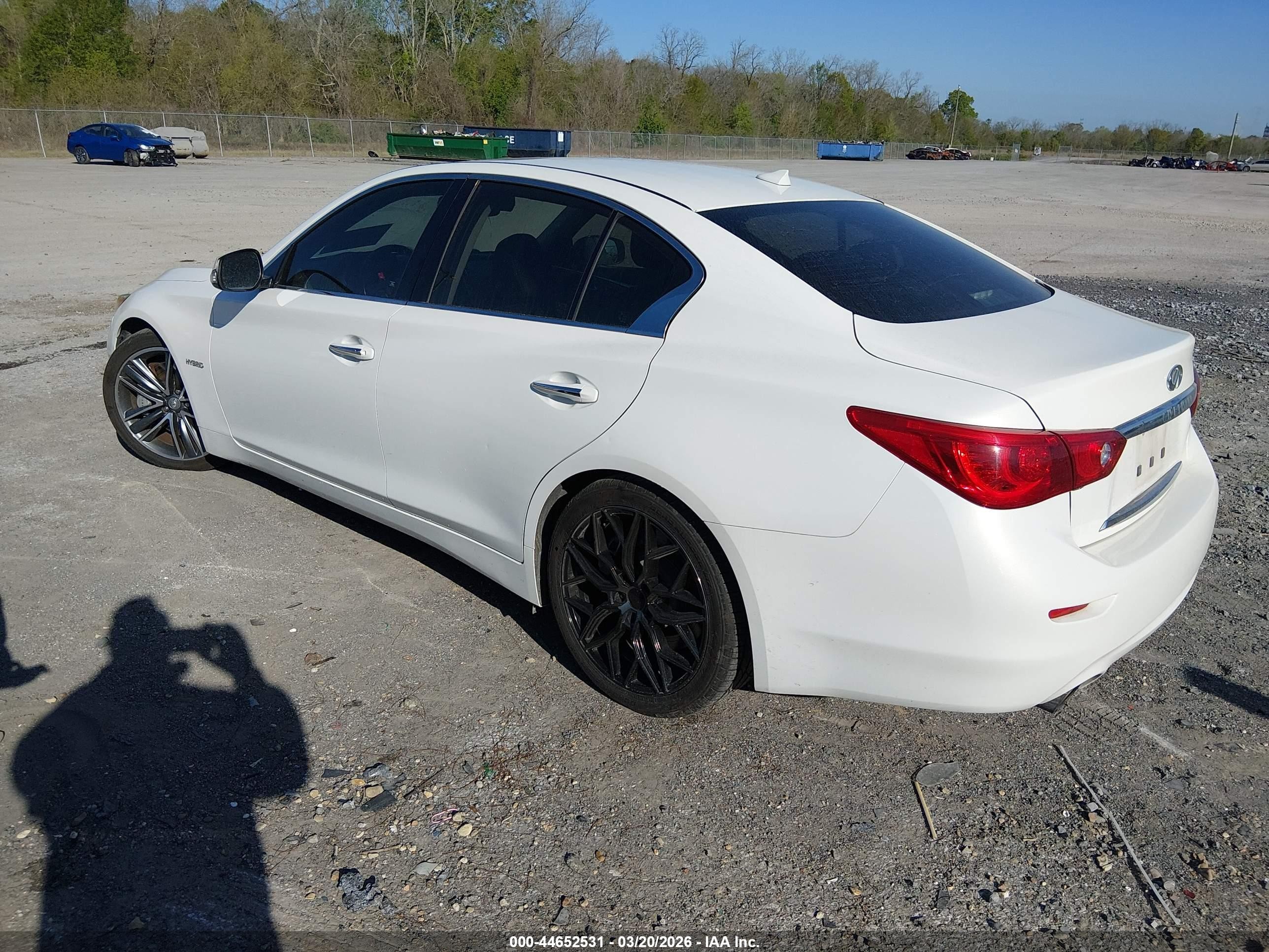 2015 Infiniti Q50 Hybrid Sport White vin: JN1AV7AP9FM790946