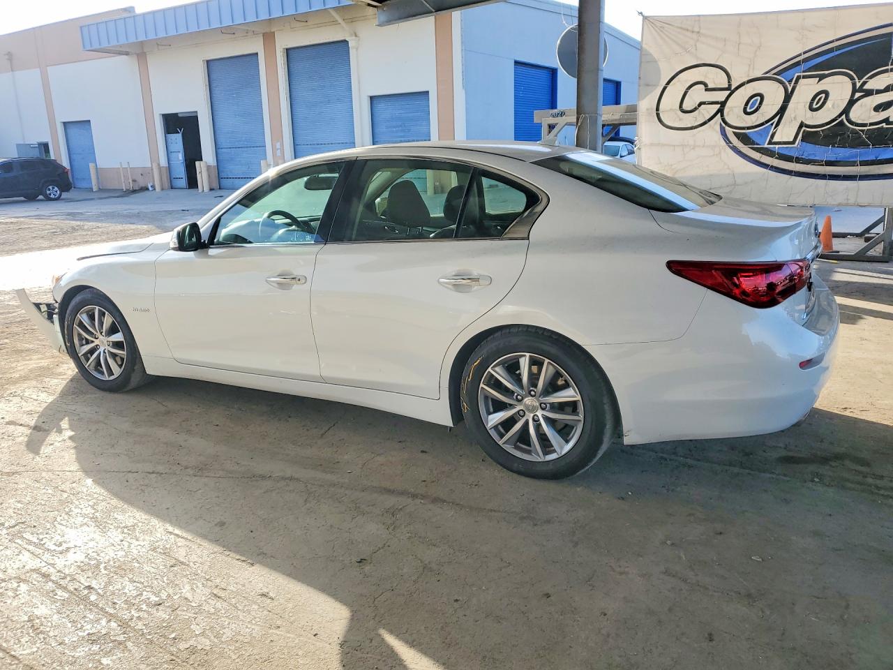 2015 Infiniti Q50 Hybrid Premium White vin: JN1AV7APXFM790793