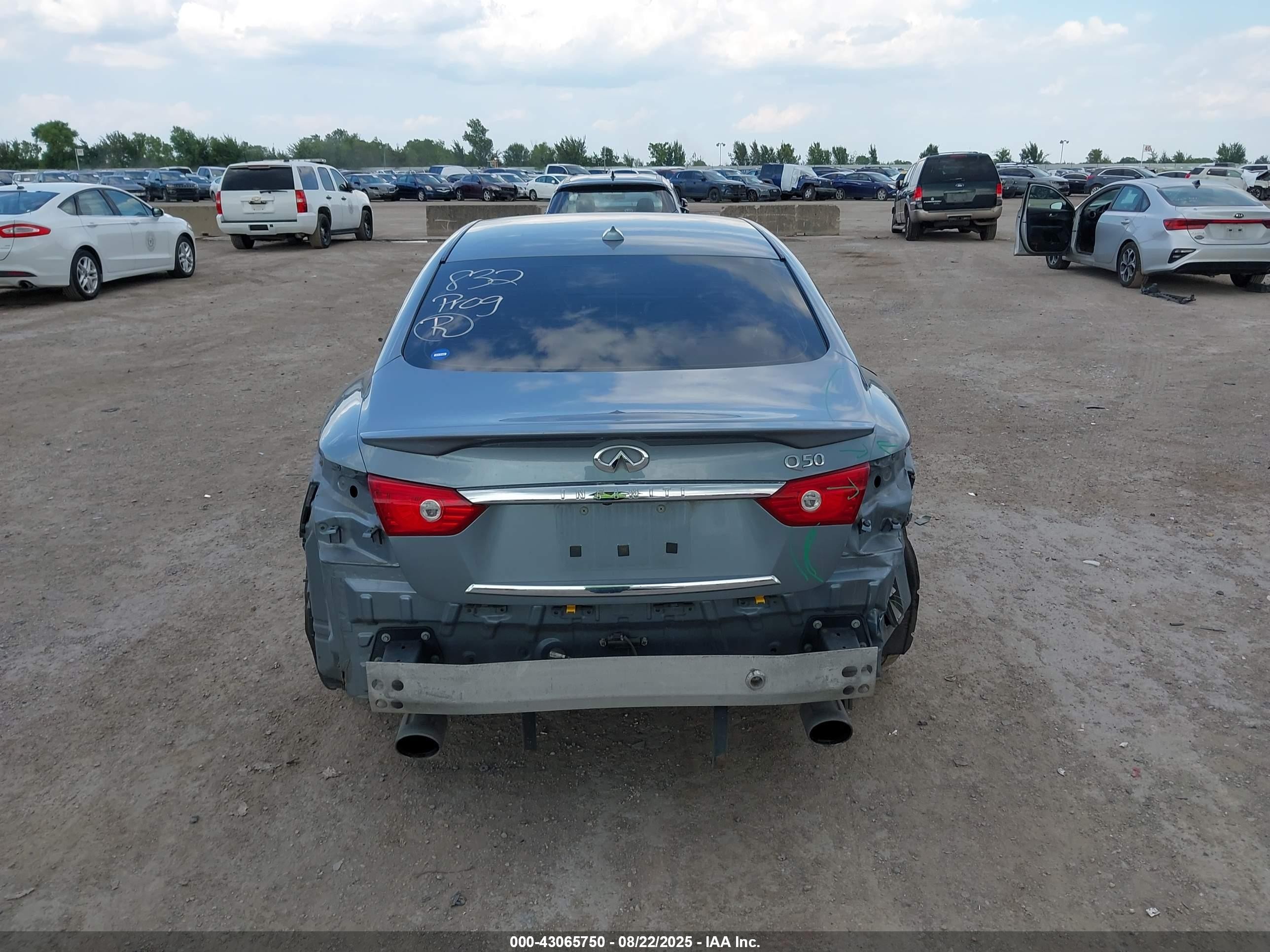 2015 Infiniti Q50 Hybrid Premium Light Blue vin: JN1AV7APXFM790843