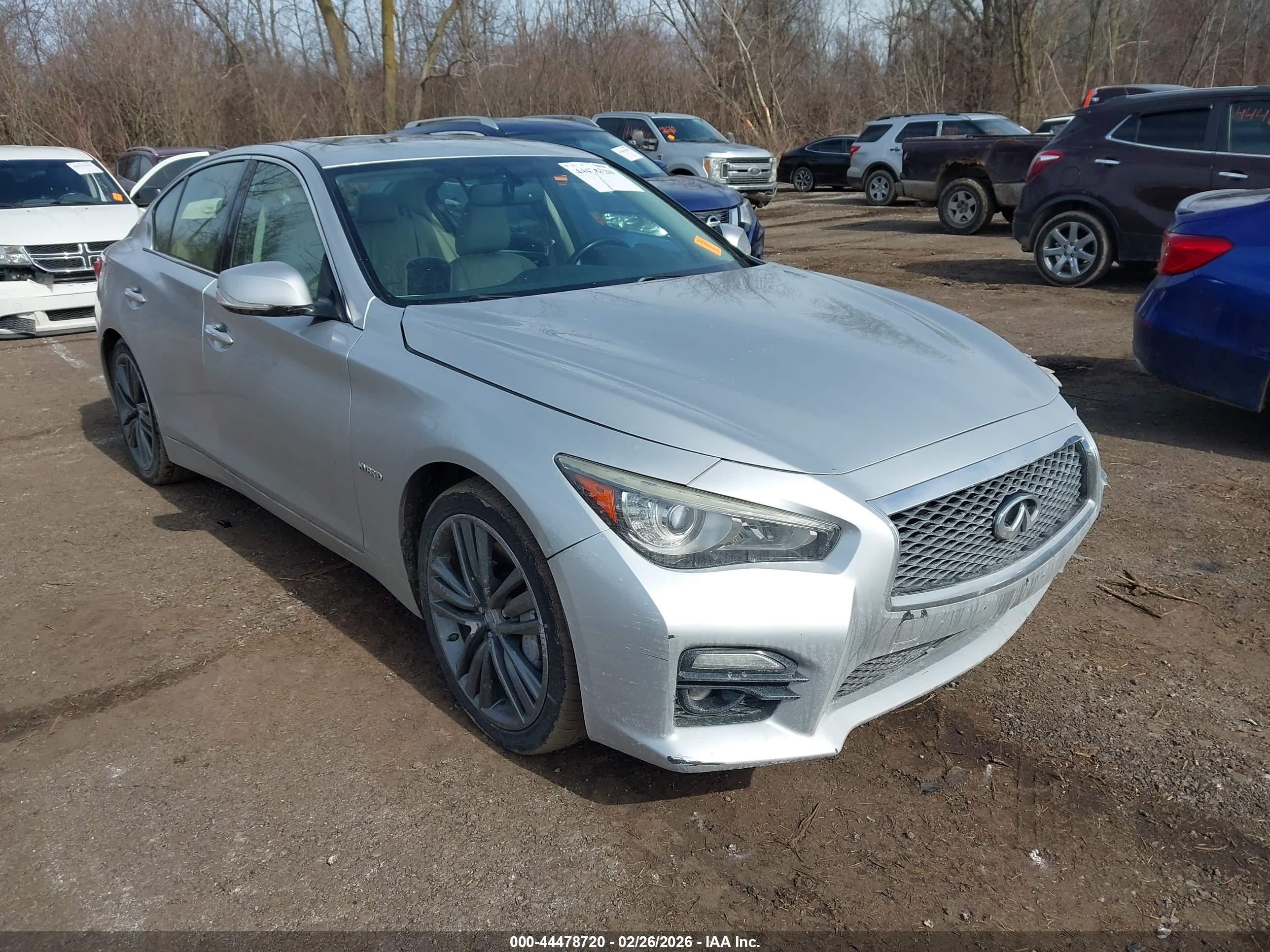 2015 Infiniti Q50 Hybrid Premium/sport Серебряный vin: JN1AV7AR2FM850857