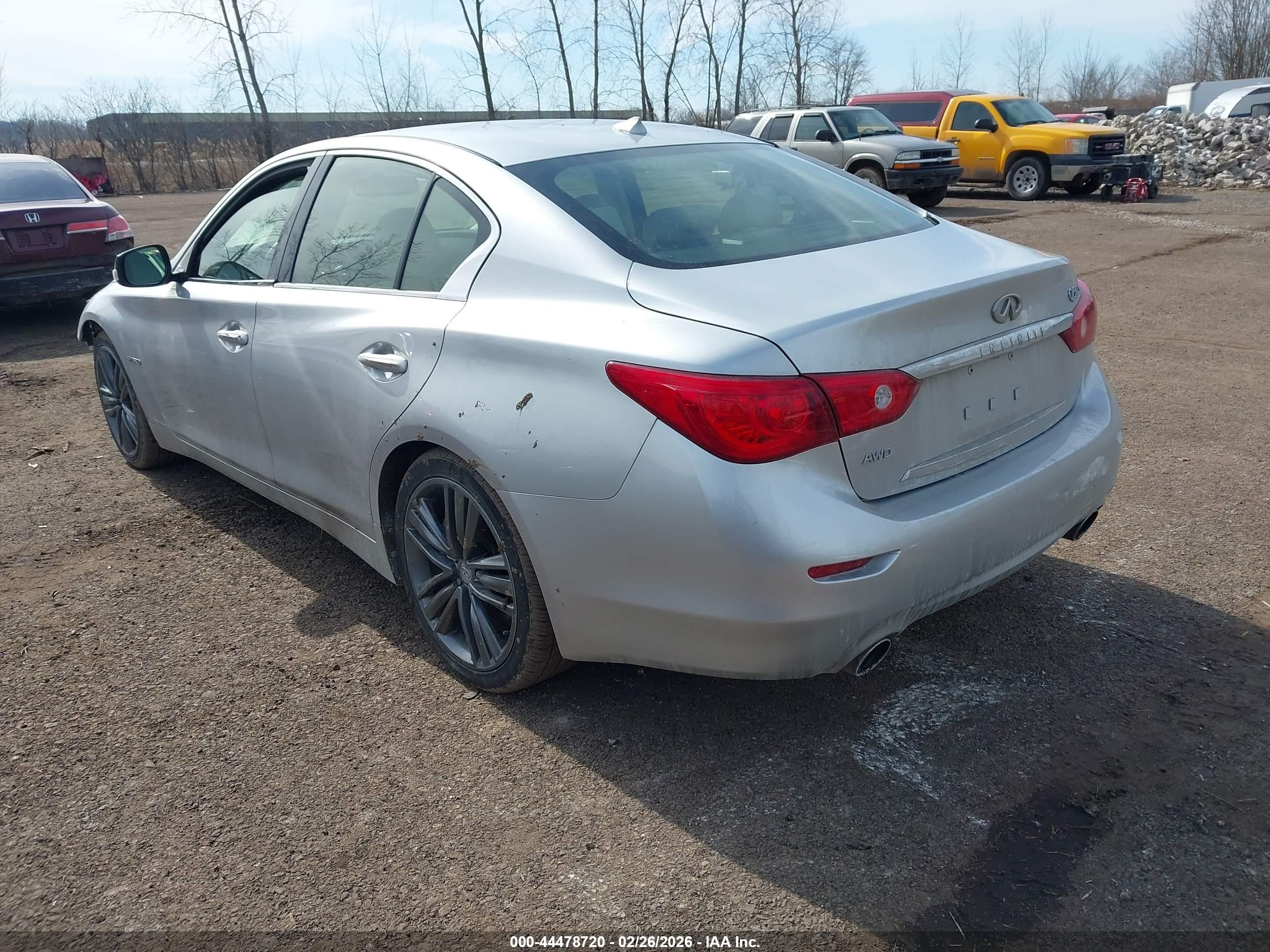 2015 Infiniti Q50 Hybrid Premium/sport Серебряный vin: JN1AV7AR2FM850857