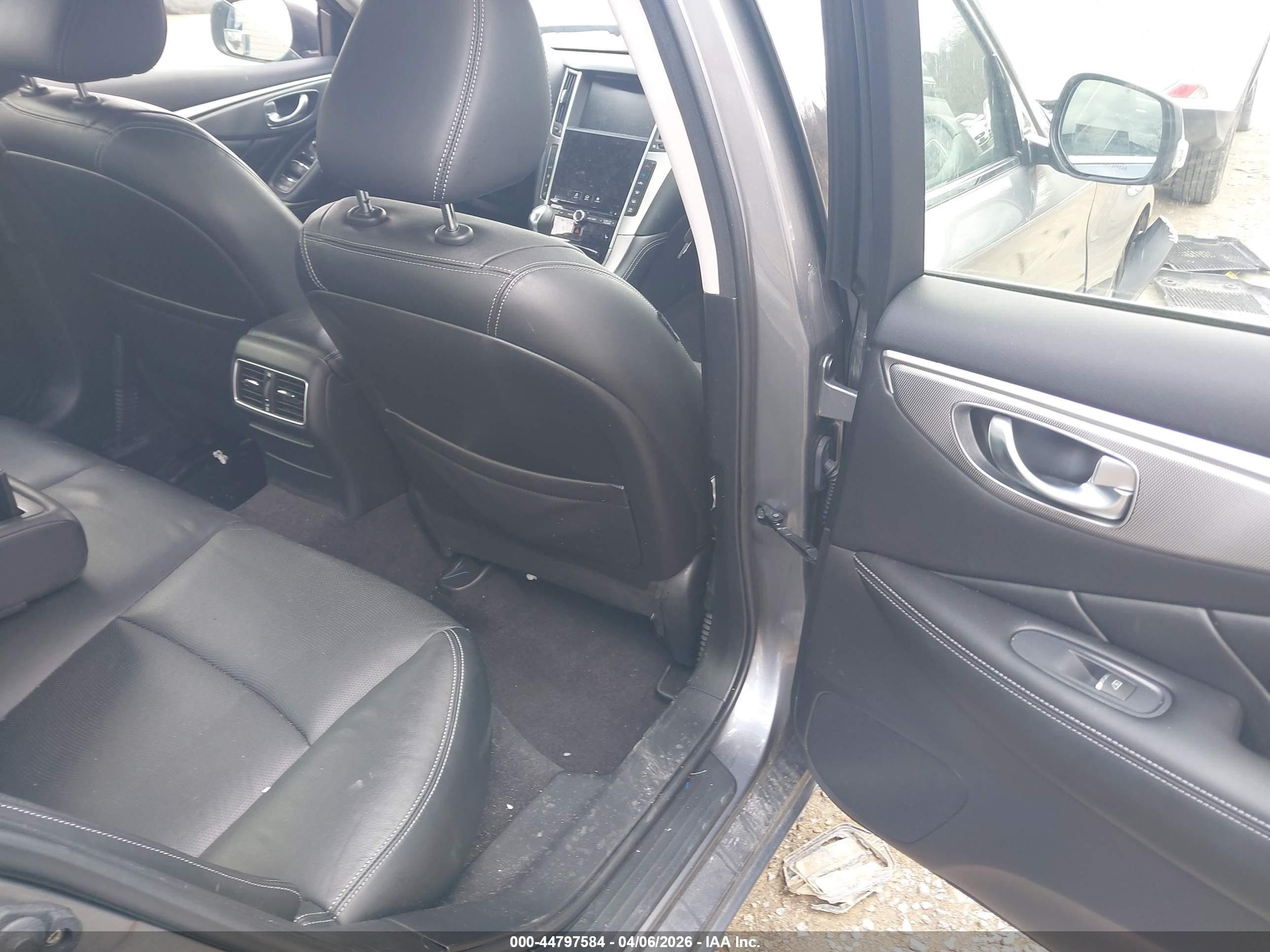 2015 Infiniti Q50 Hybrid Premium Pewter vin: JN1AV7AR3FM850074