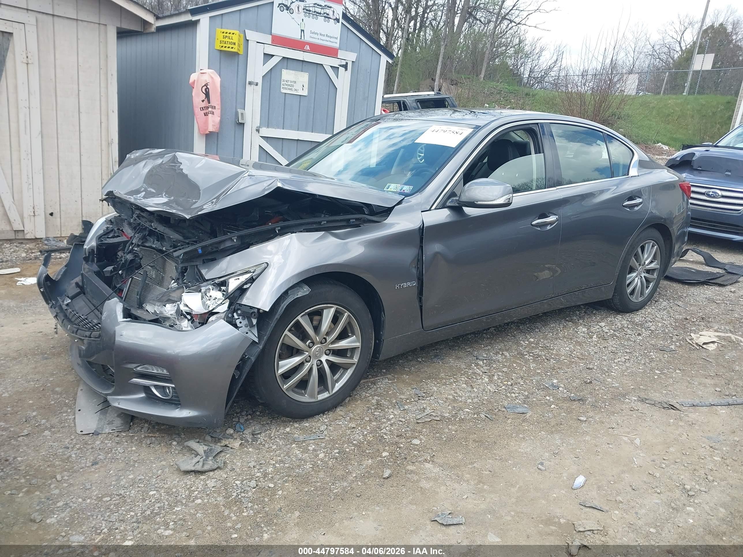 2015 Infiniti Q50 Hybrid Premium Pewter vin: JN1AV7AR3FM850074