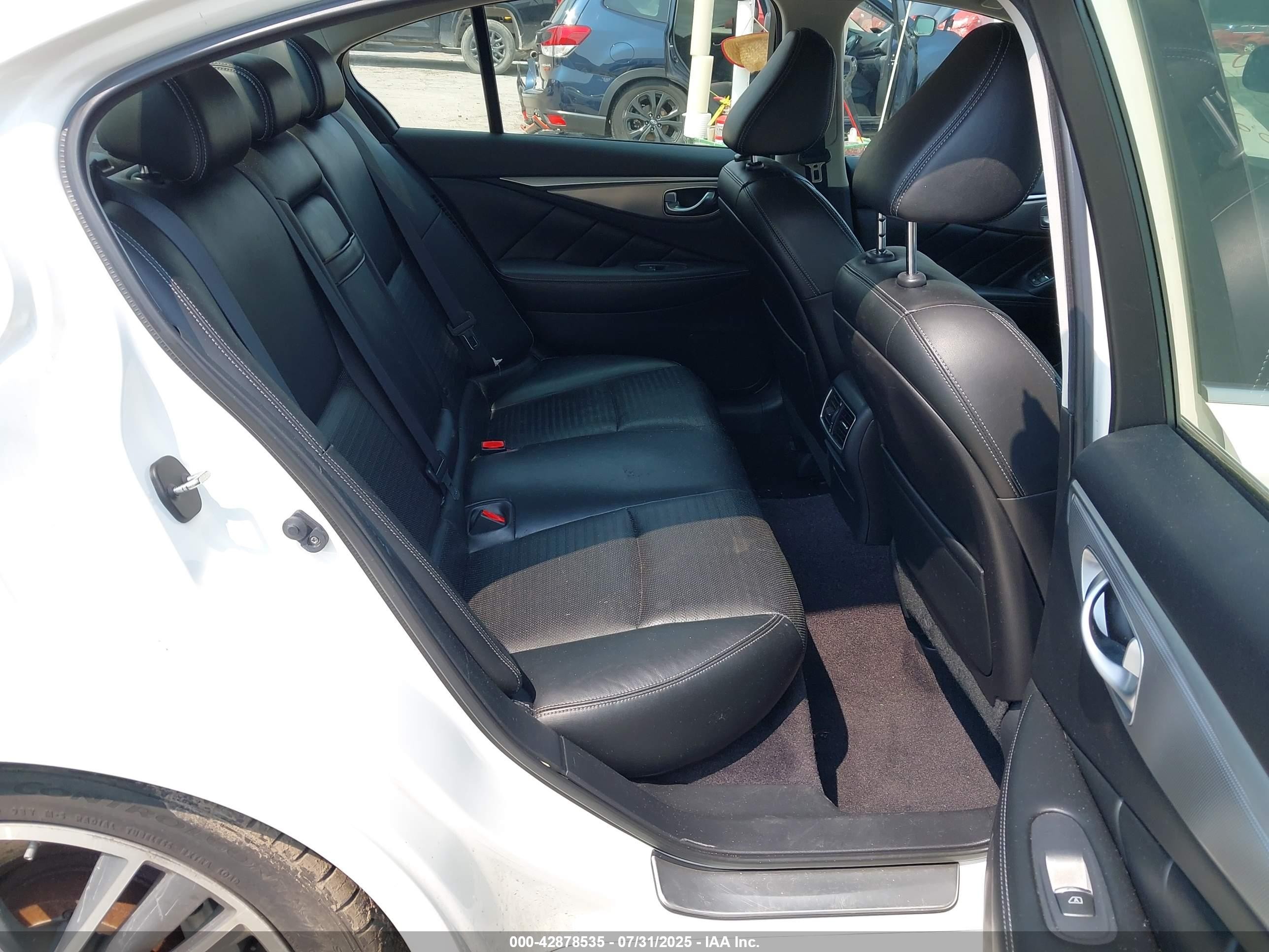 2015 Infiniti Q50 Hybrid Sport White vin: JN1AV7AR3FM850236