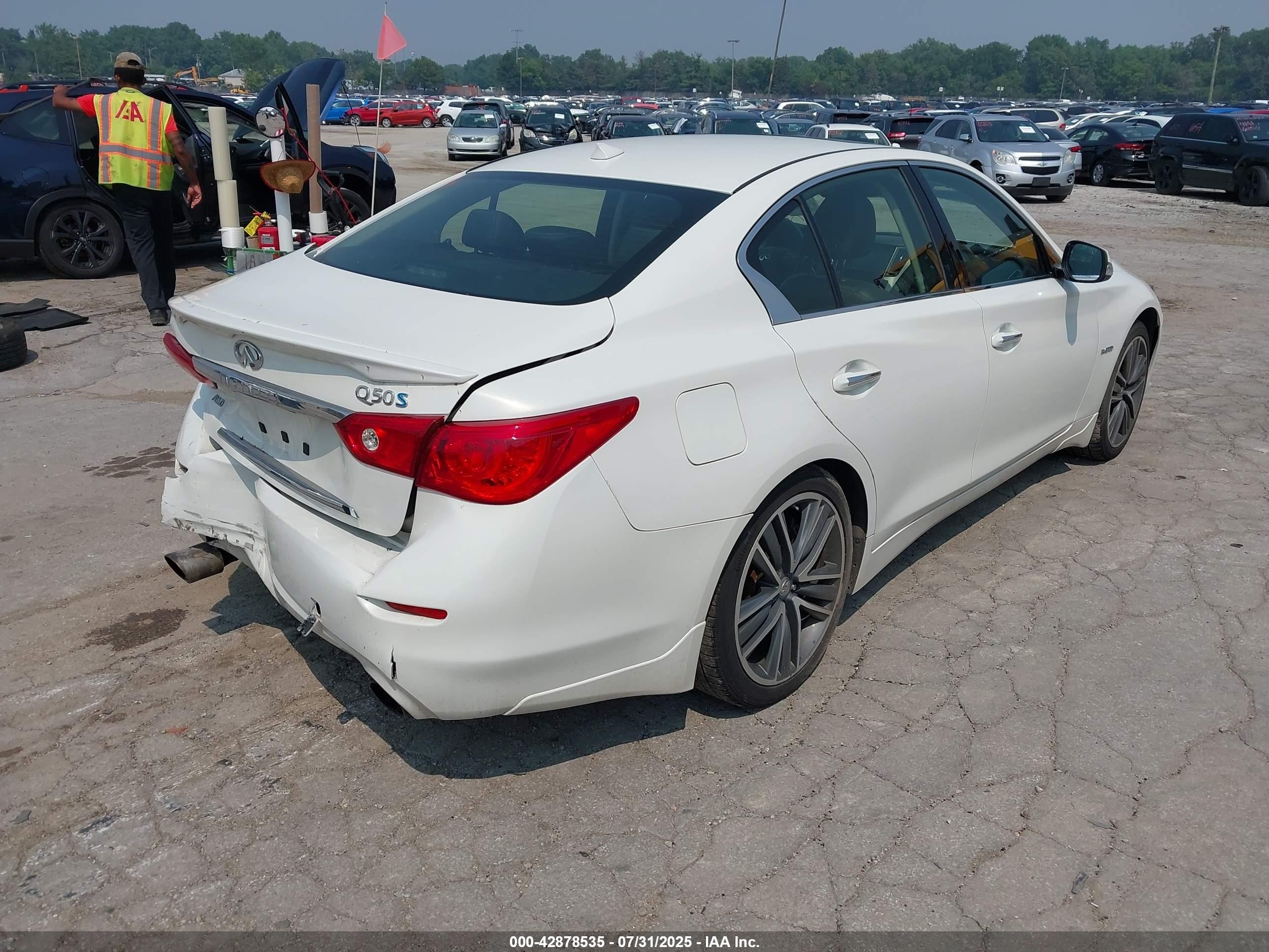 2015 Infiniti Q50 Hybrid Sport White vin: JN1AV7AR3FM850236