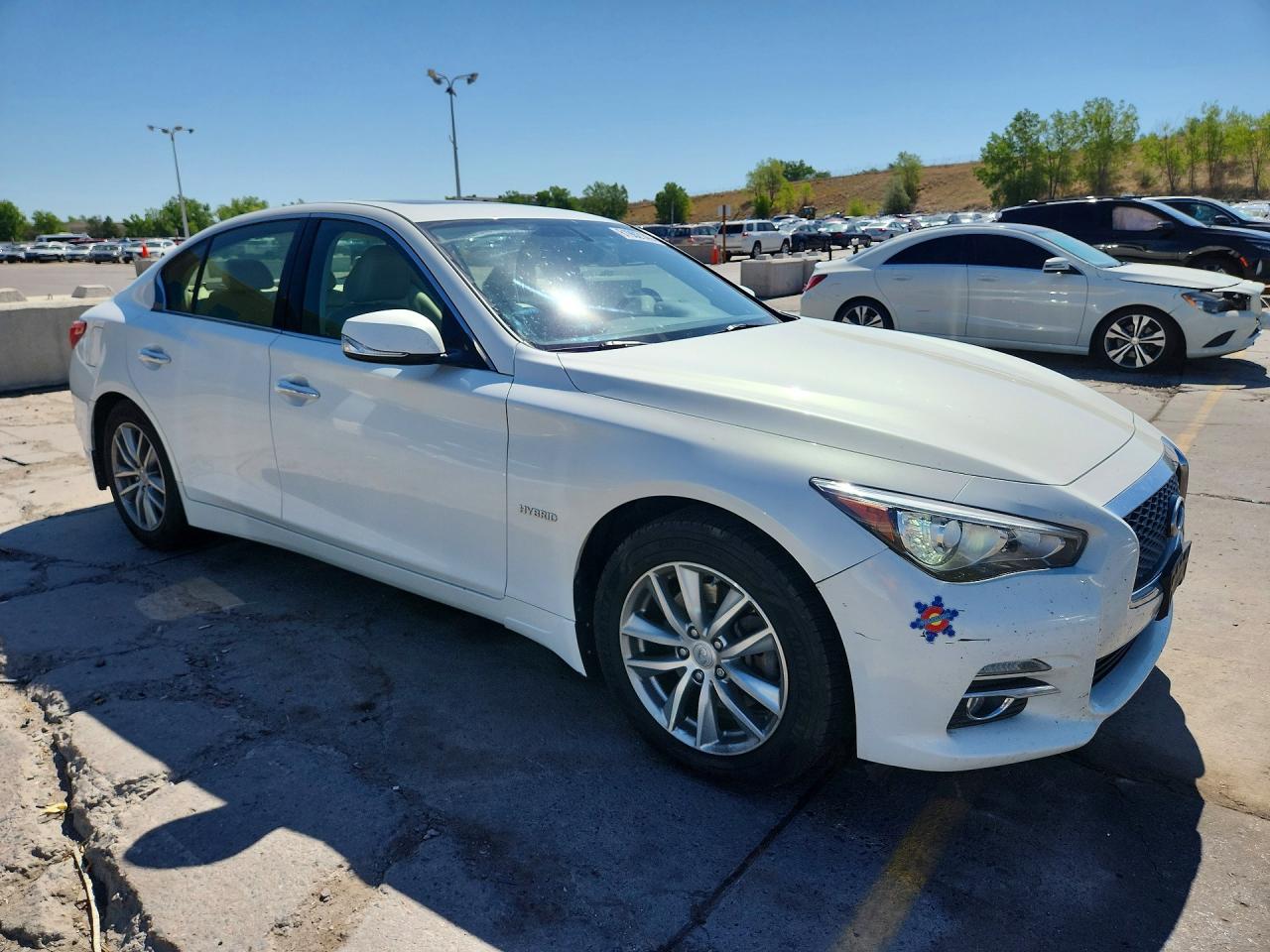2014 Infiniti Q50 Hybrid Premium White vin: JN1AV7AR5EM702345