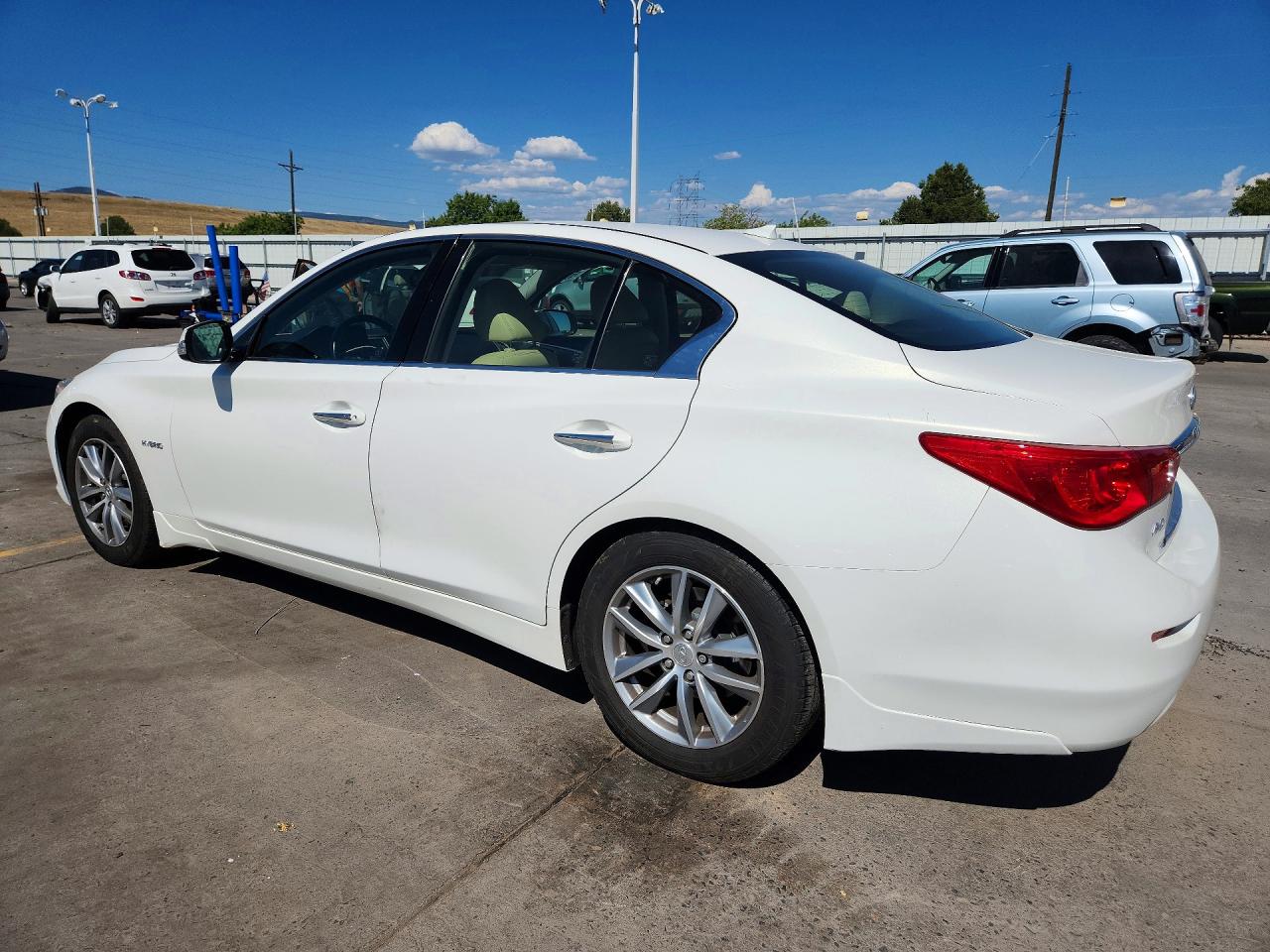 2014 Infiniti Q50 Hybrid Premium White vin: JN1AV7AR5EM702345