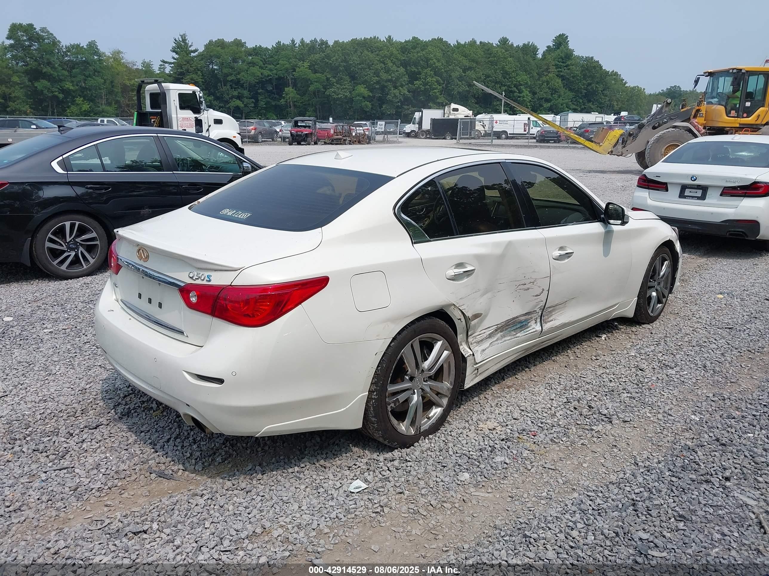2015 Infiniti Q50 Hybrid Sport White vin: JN1AV7AR5FM850223