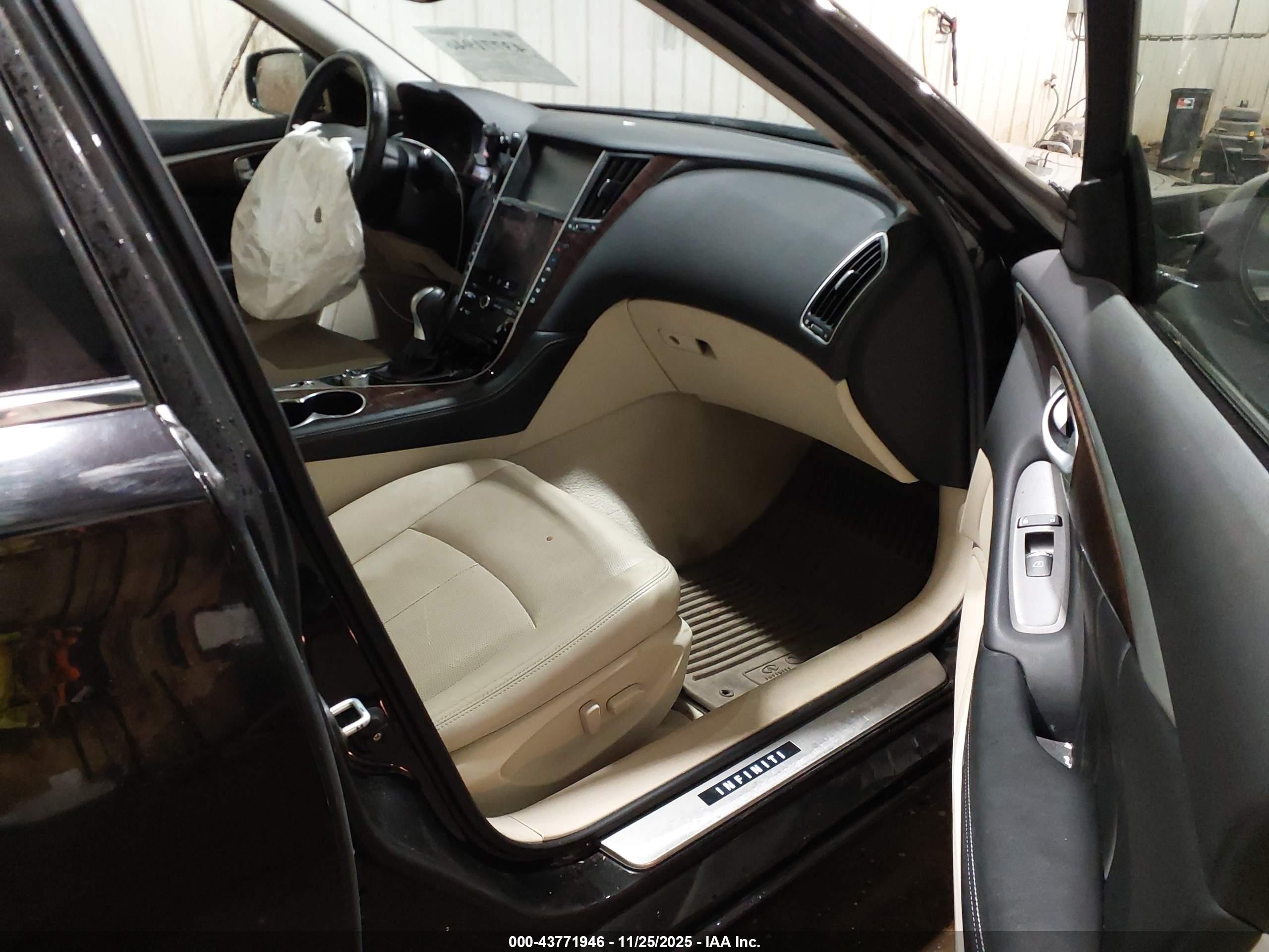 2015 Infiniti Q50 Hybrid Premium Purple vin: JN1AV7AR8FM850104